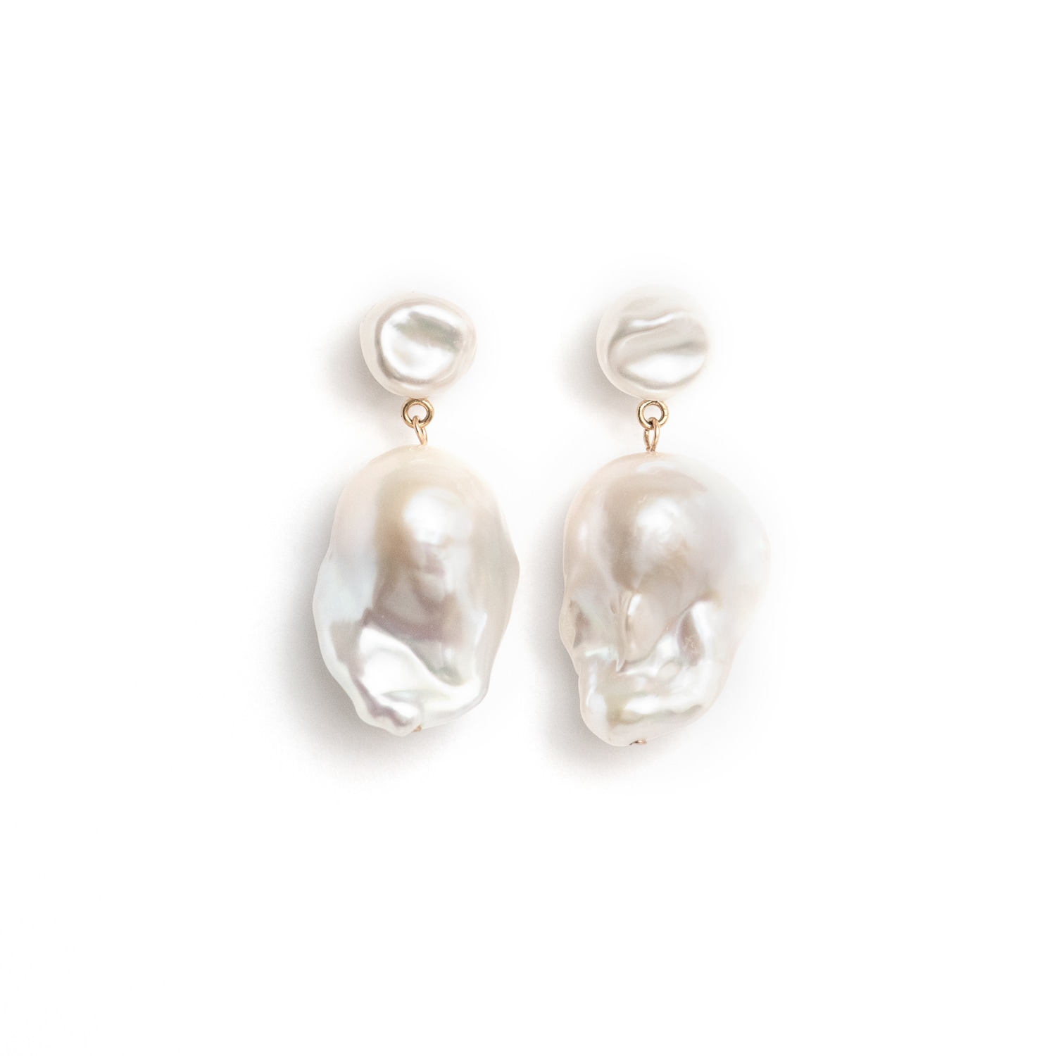 Monái Women's White Bare Baroque Pearl Earrings