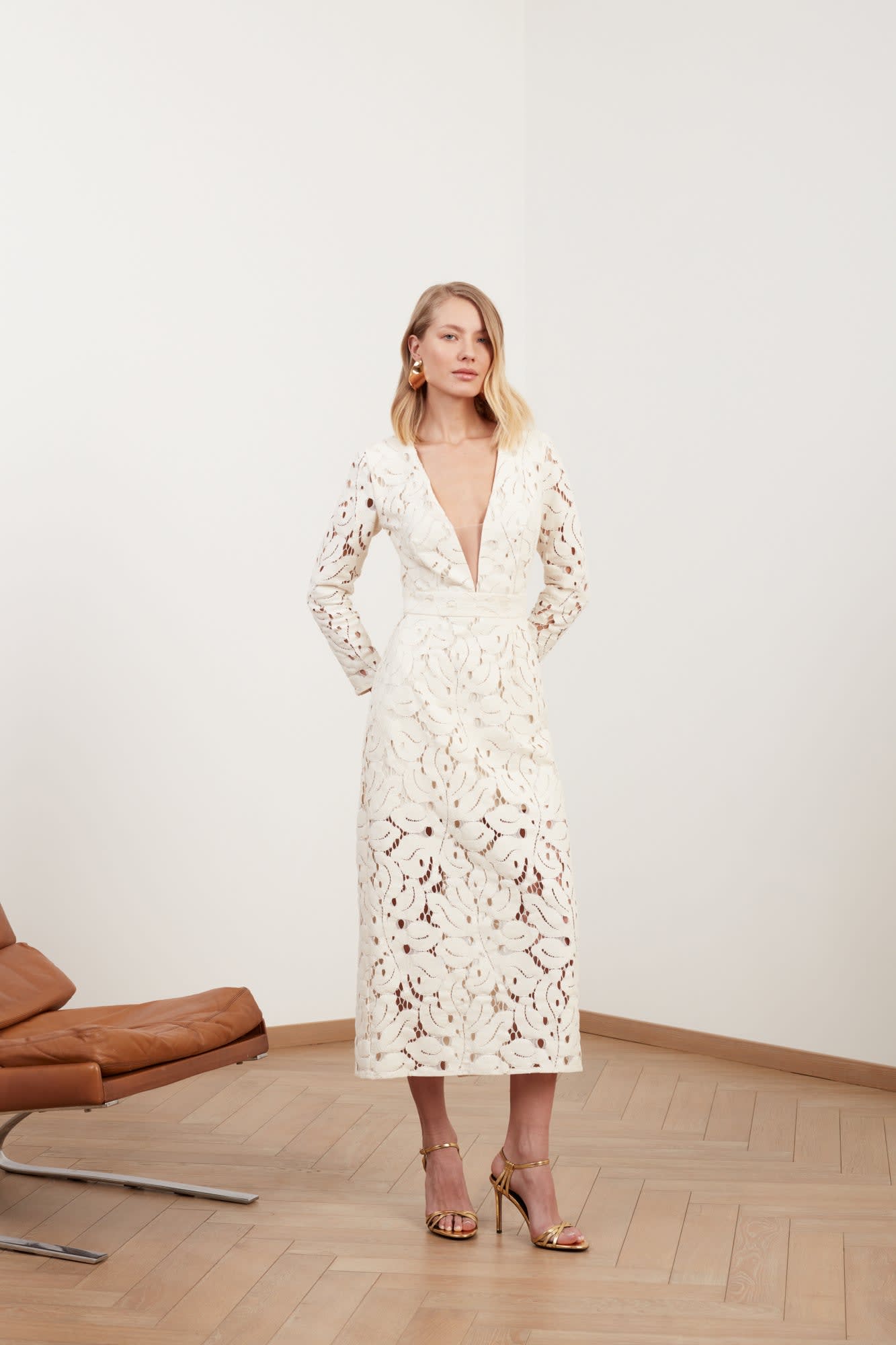 meera-white-lace-fabric-v-neck