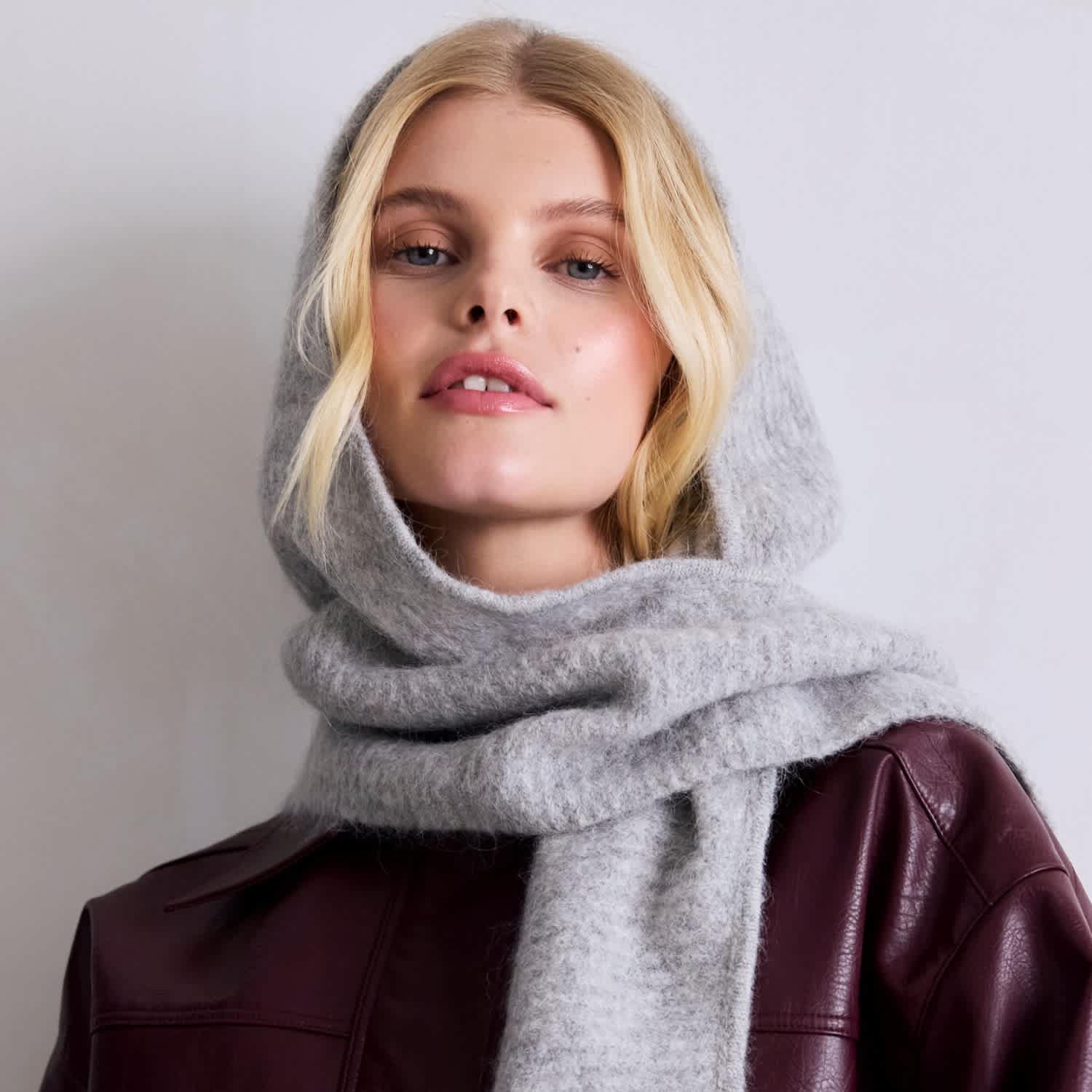The Alpaca Hooded Scarf - Blizzard Grey | Arctic Fox & Co. | Wolf