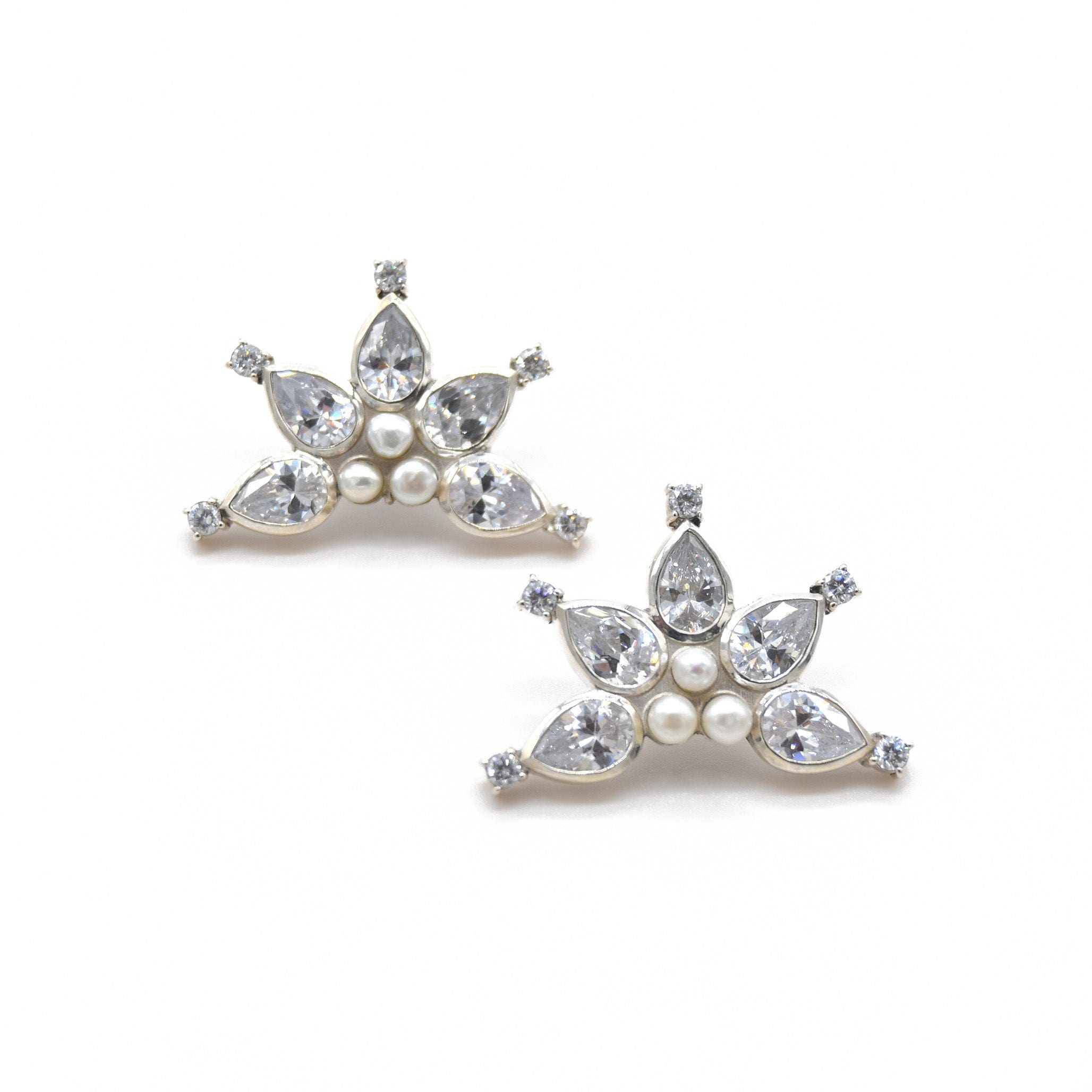 Adiba Women's White / Silver Silver  Cubic Zircon Fan Stud Earring In Metallic