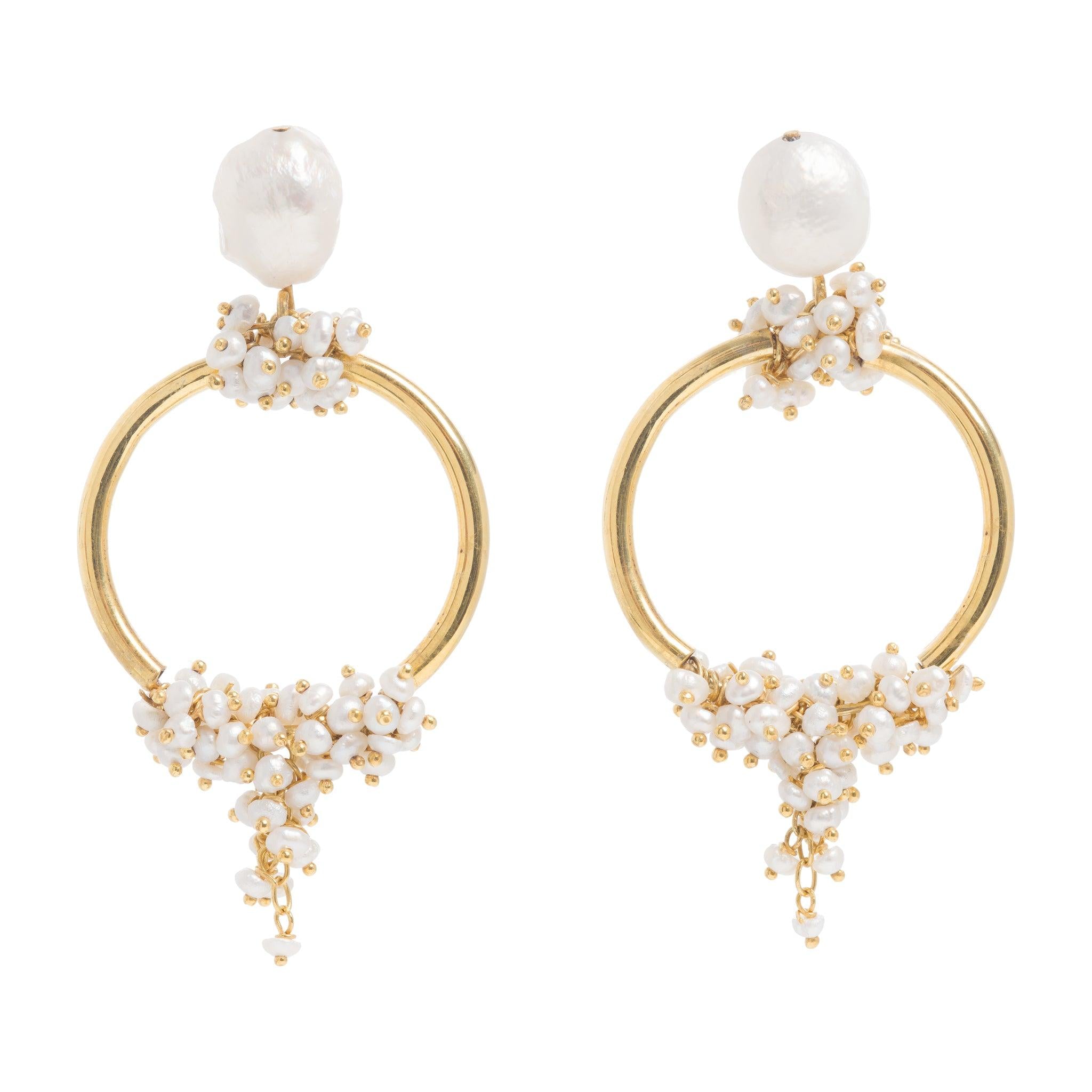 Women’s Gold / White Seed & Baroque Pearl Mid Hoops Freya Rose