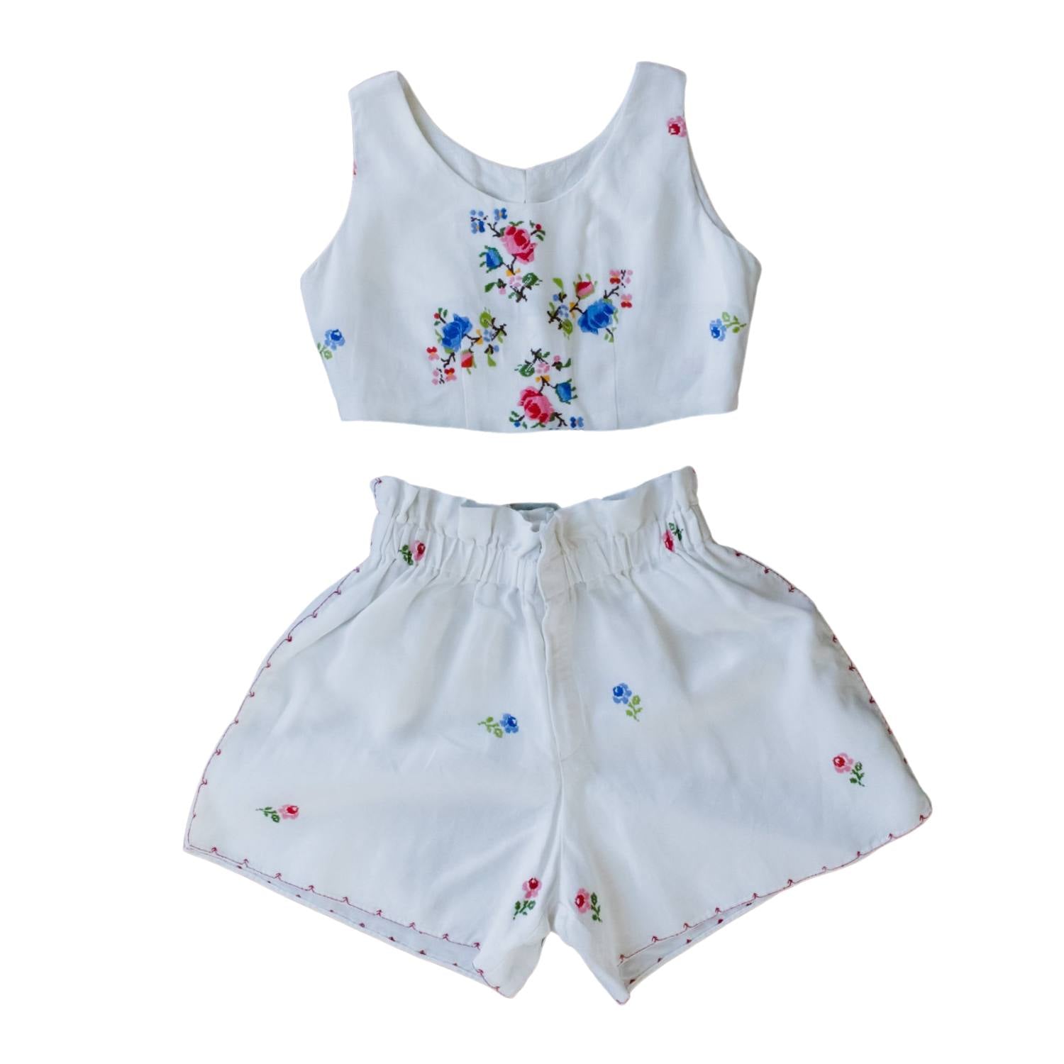 White Vintage Summer Crop Top & Shorts Set With Floral Embroidery Medium Sugar Cream Vintage