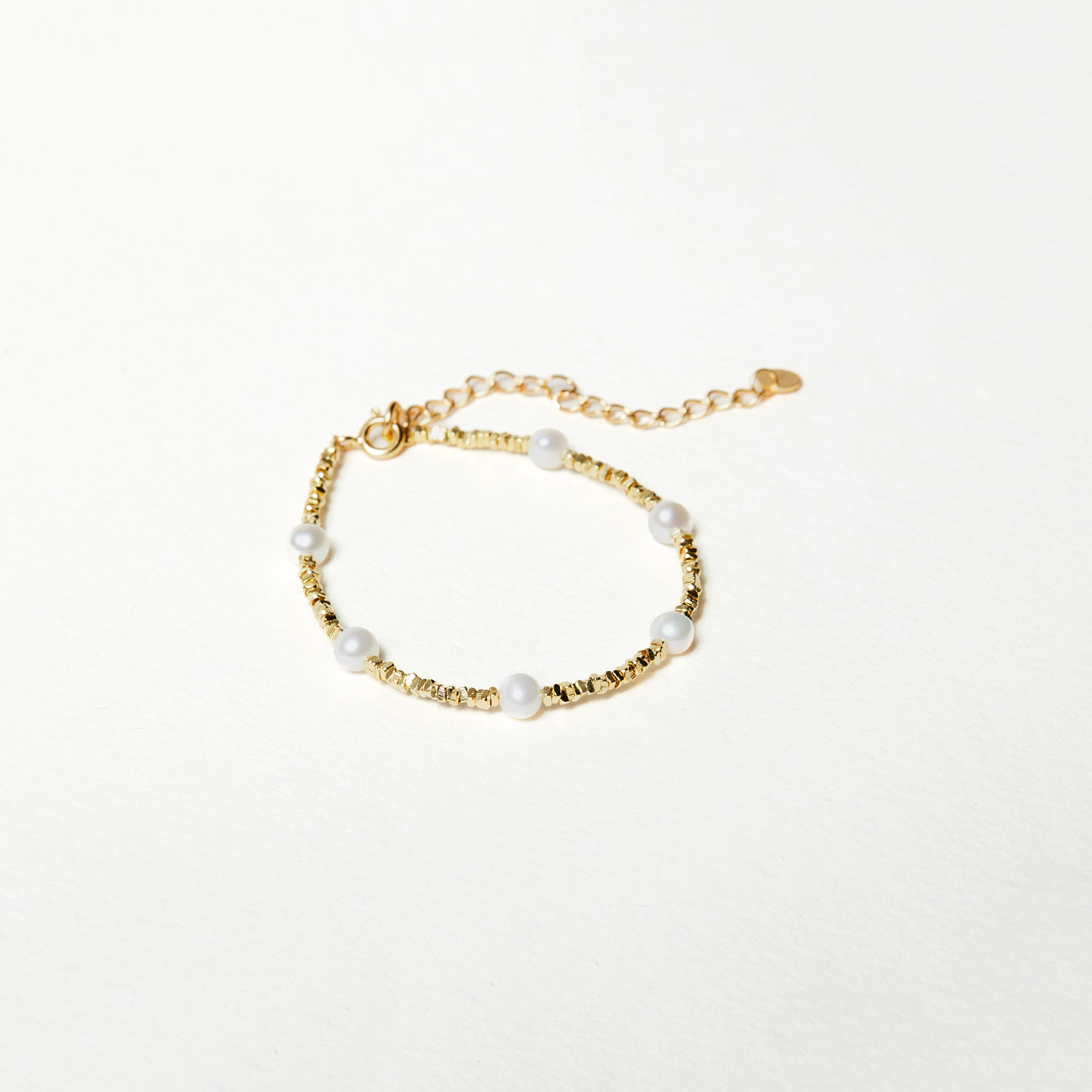 Men's Gold Cassie Natural Freshwater Pearl Bracelet | Freqnc Atelier