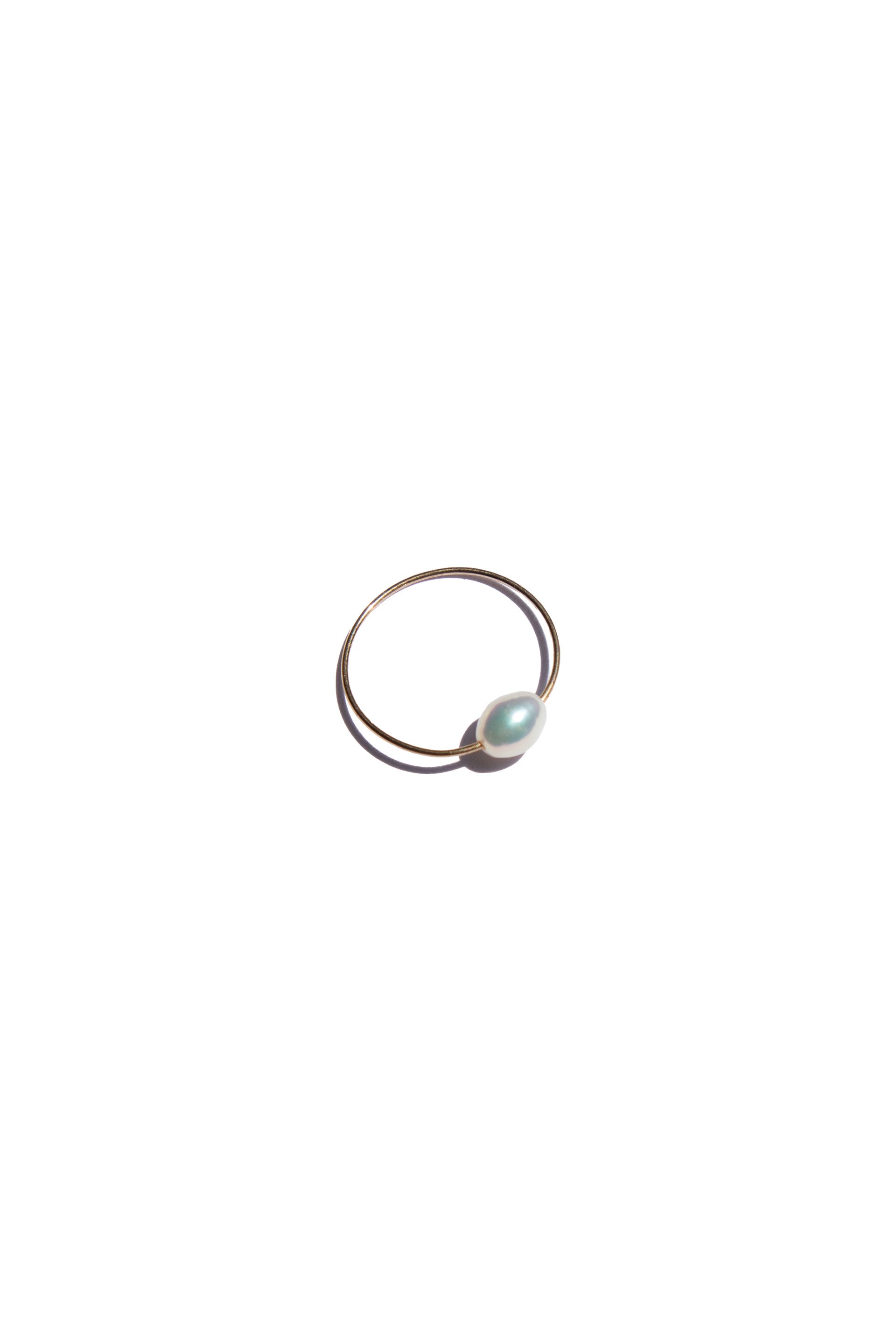 Seree Women's White Eden Freshwater Pearl Skinny Gold Ring