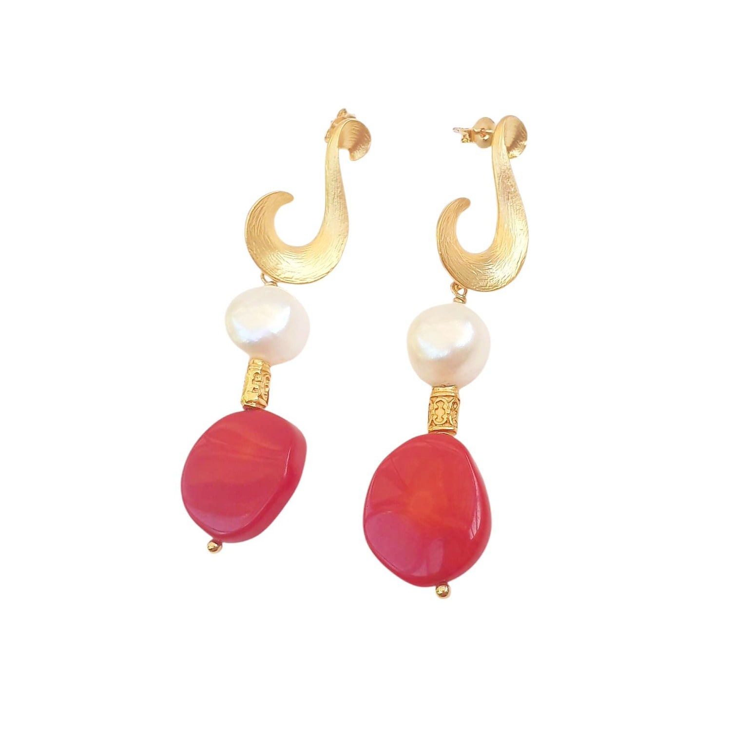 Way To Chic Women's Red / White / Gold Stud Earrings With Red Coral & Pearl
