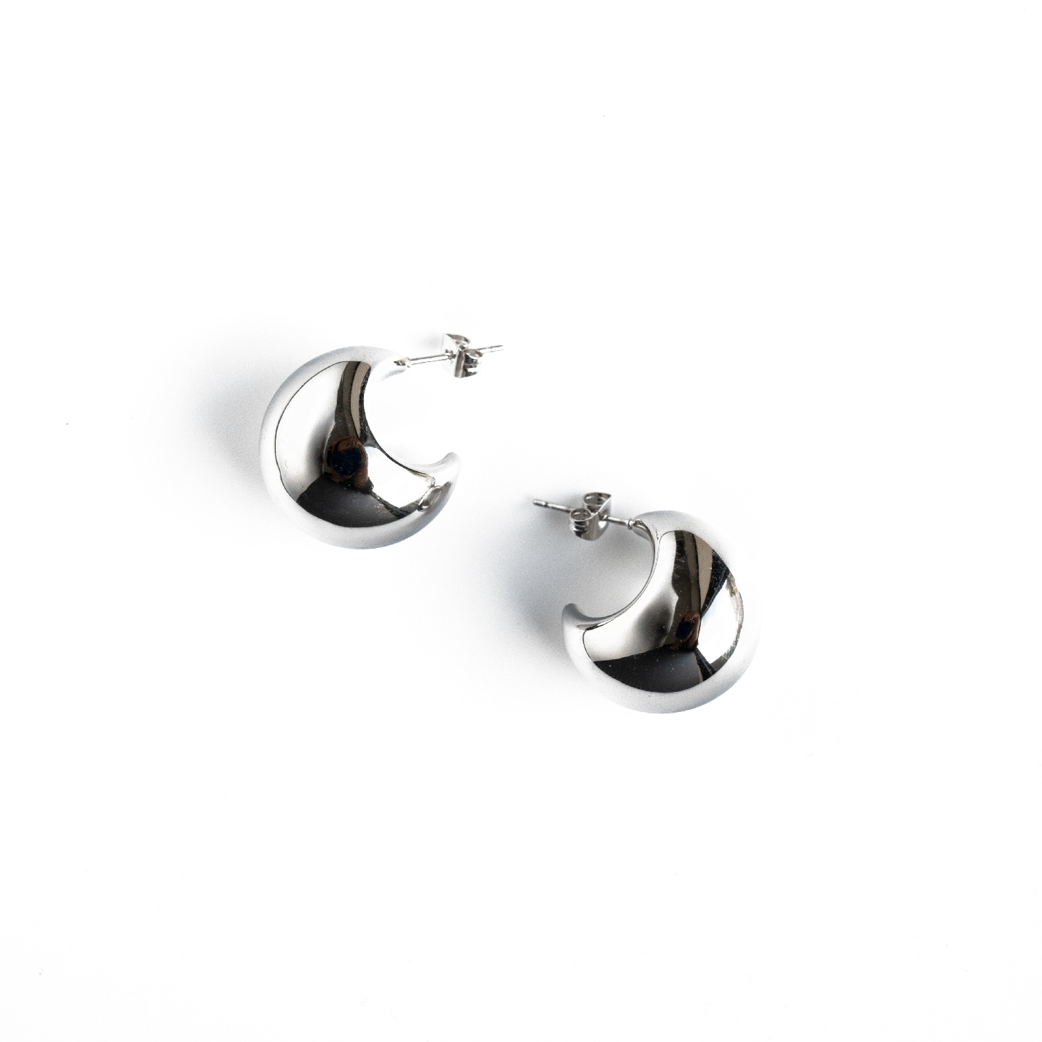 Women’s Pear Drop Silver Curve Hoop Earrings Superdivajewellery