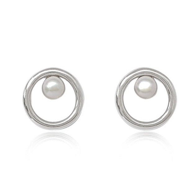 Pearls Of The Orient Online Women's White / Silver Credo Silver Circle Studs With Cultured Freshwater Pearls In Multi