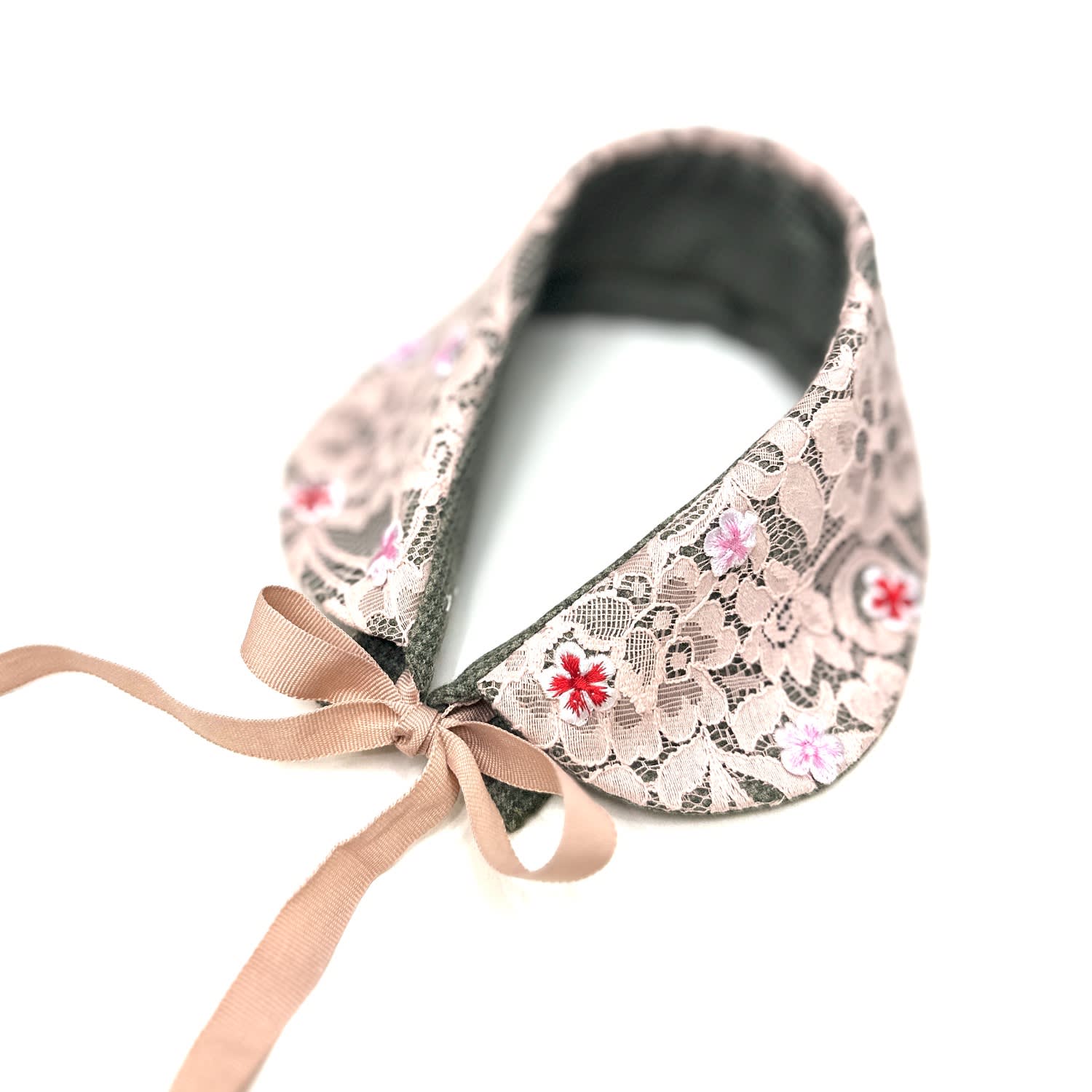 La Femme Mimi Women's Romantic Hand Embroidered Lace Collar