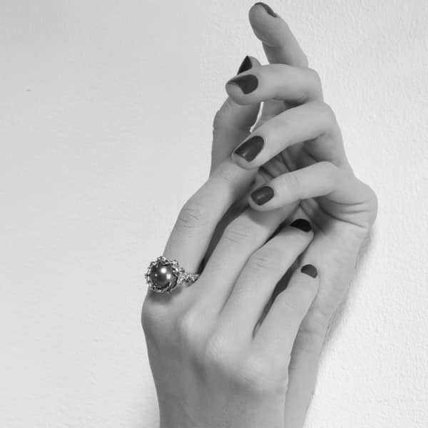 GUCCI WOMEN'S GOLD DARK GREY PEARL RING