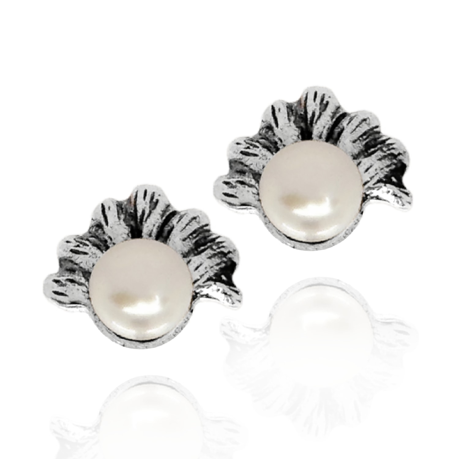 Unaloe Women's Silver / White Sterling Silver Oceania With Pearl Earrings