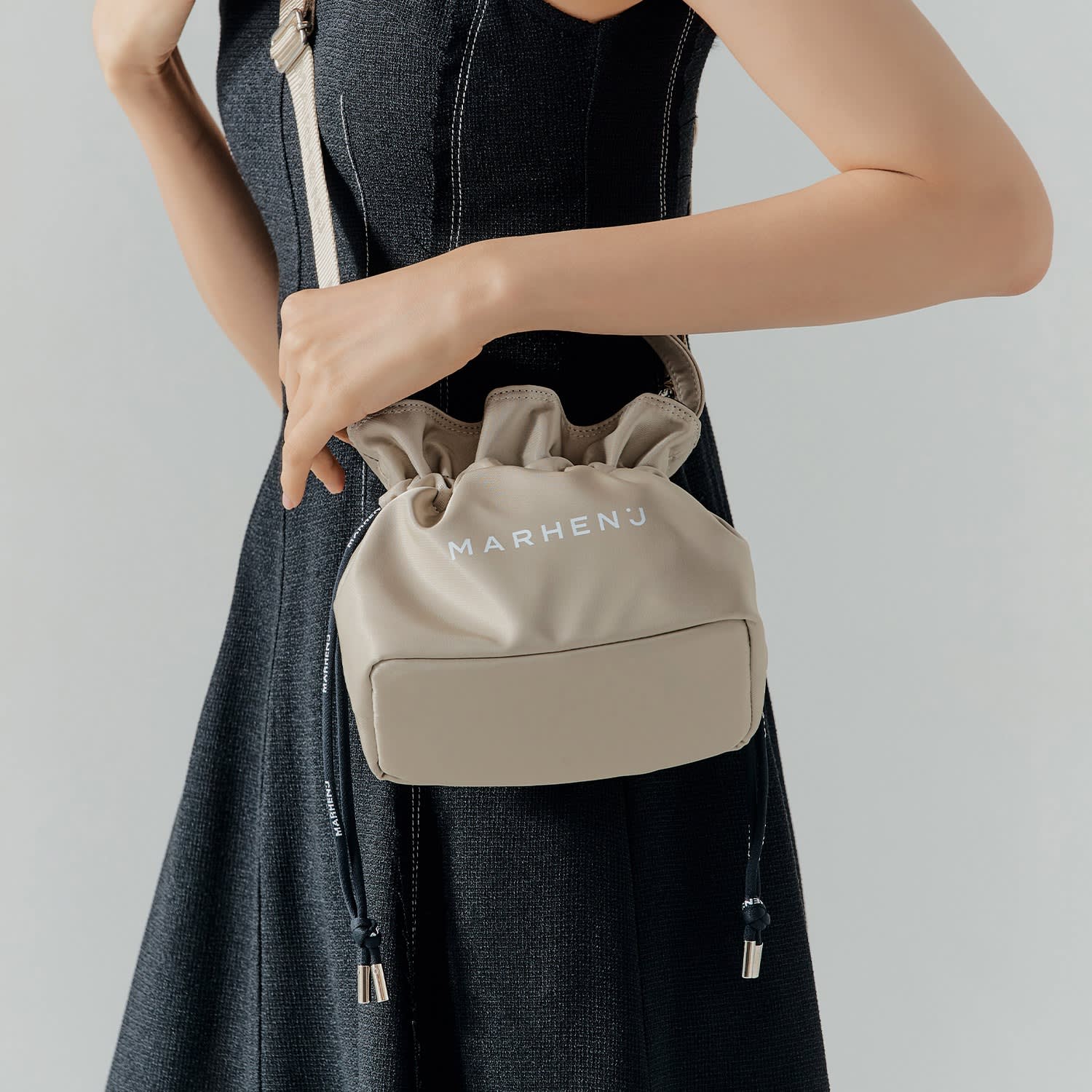◆MARHEN.J◆ Sharon nylon mini bucket cross bag MJ1057279 Recycled Nylon Bucket Bag - Charron - All Black | MARHEN.J