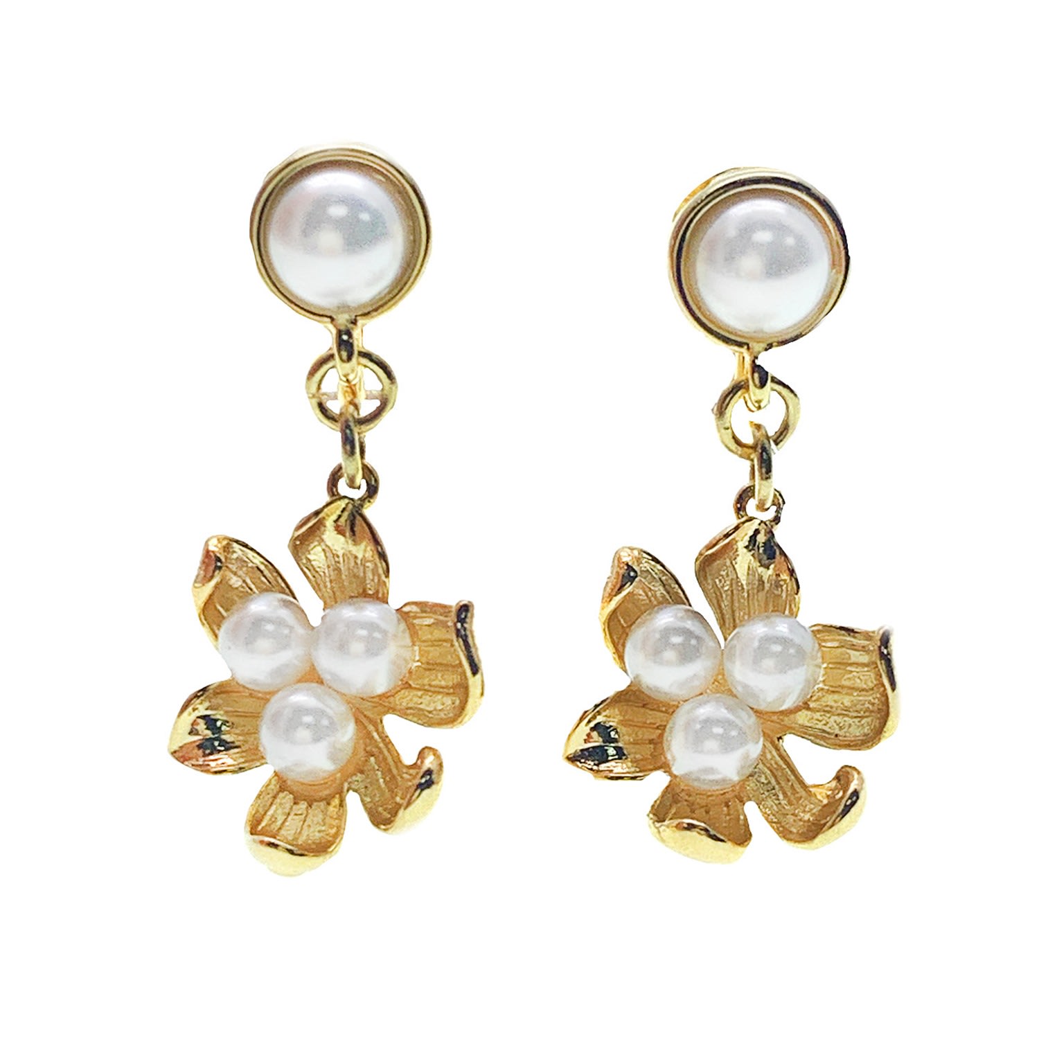 Women’s White Freshwater Pearls Floral Charm Earrings Farra