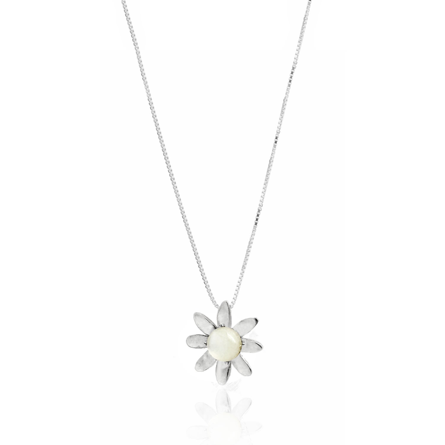 Unaloe Women's Daisy Necklace In Silver With Pearl