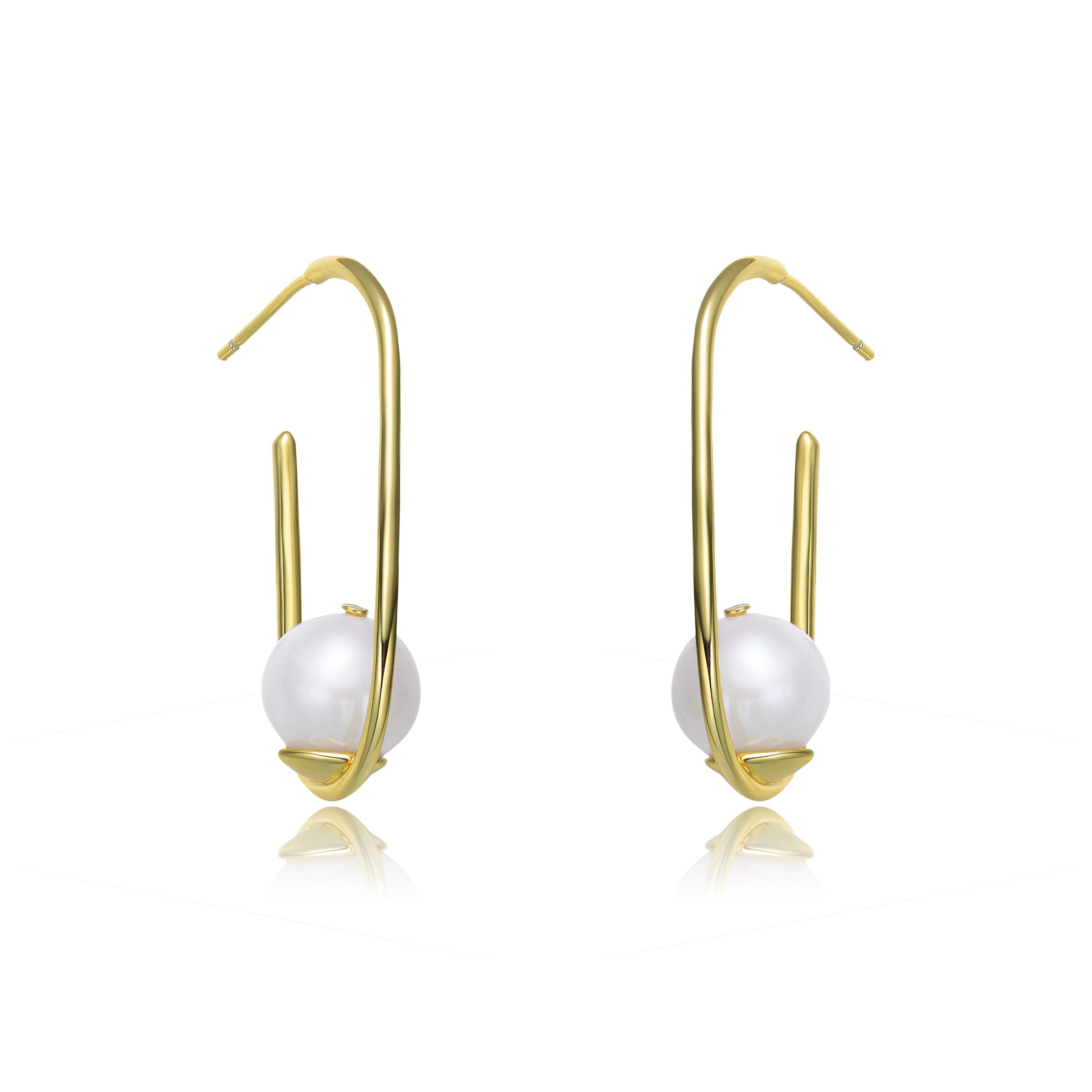 Genevive Jewelry Women's Stylish Sterling Silver Gold Plating & Genuine Freshwater Pearl Hoop Earrings In Gold