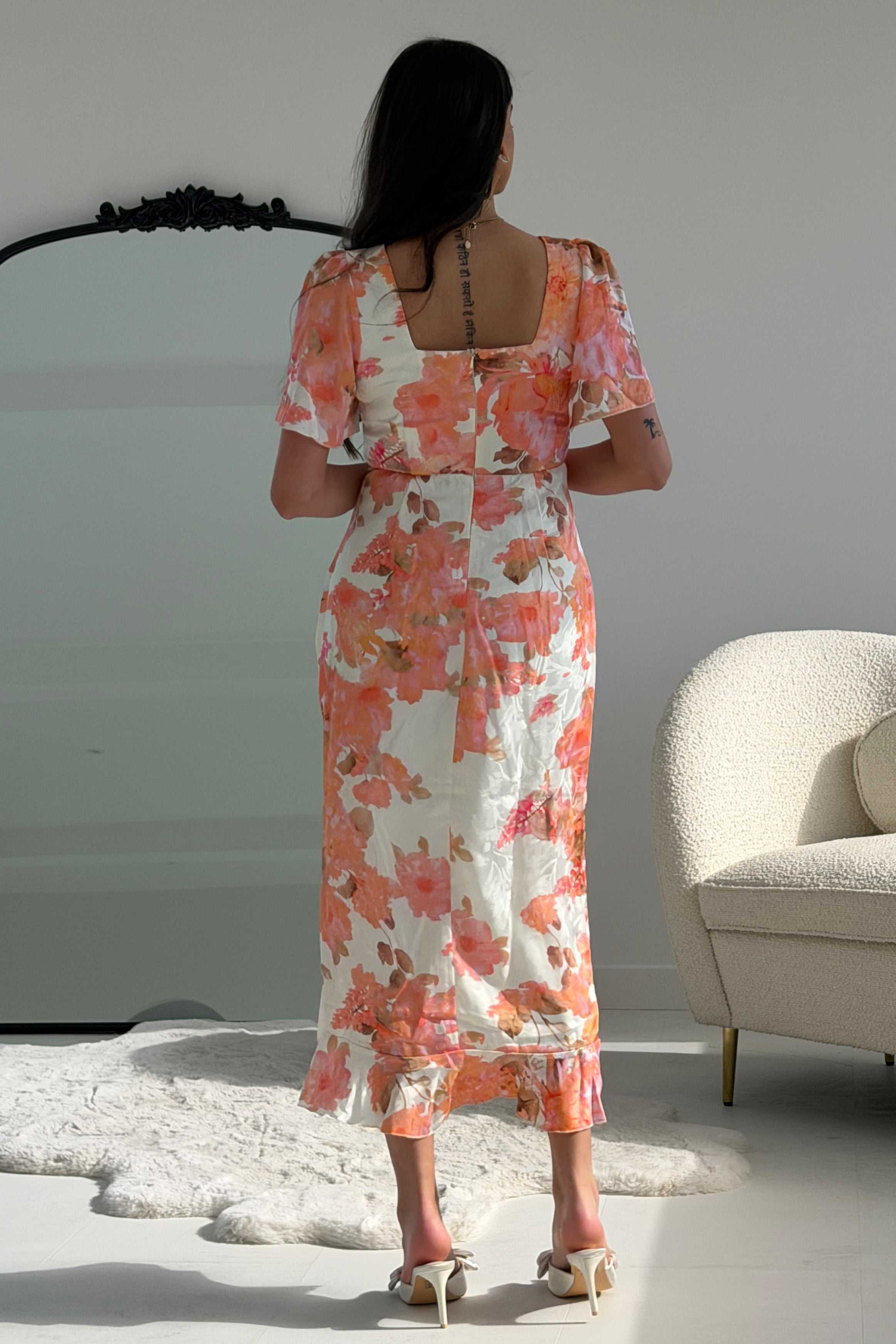 wild meadow print ruched midi dress ME+EM Wild Meadow Print Ruched Maxi Dress in Black