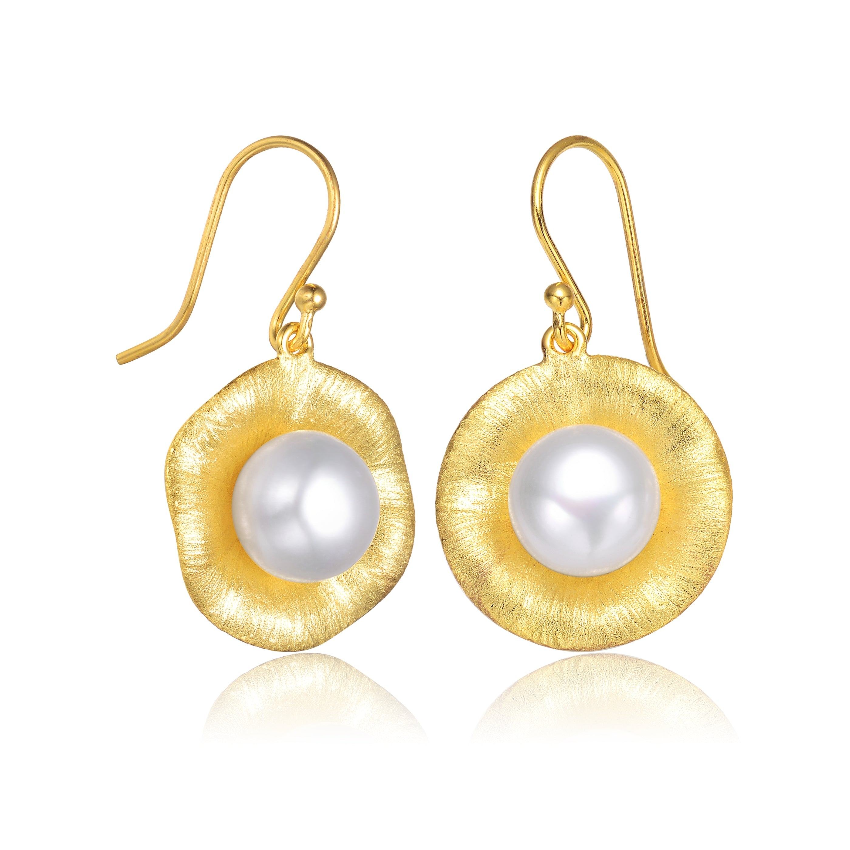 Genevive Jewelry Women's Sterling Silver Gold Plated With Freshwater Pearl Hook Earrings In Gold