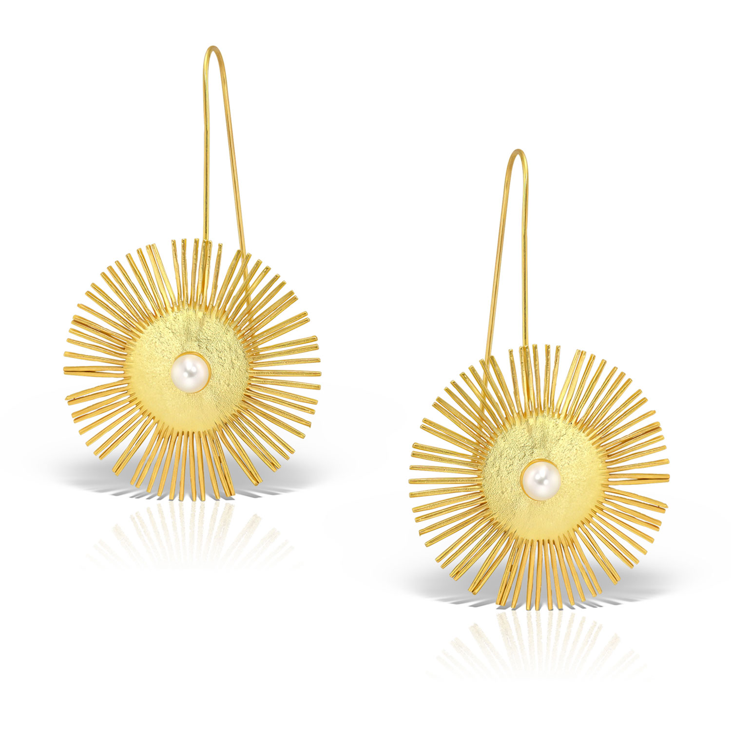Obsidian Women's Gold / White Midsommar Pearl Earrings, Gold Vermeil