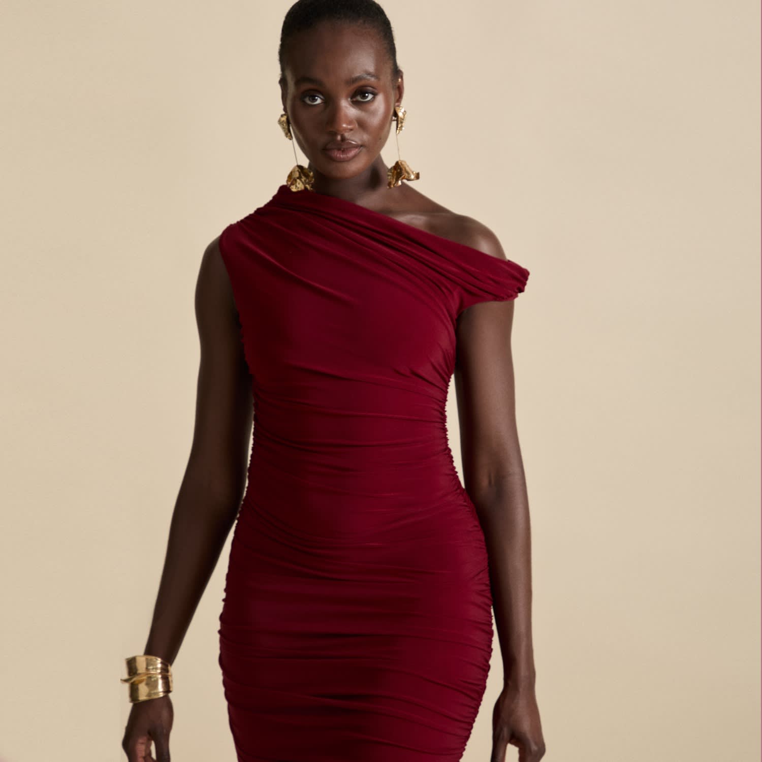 Celestine & Mae Dahlia Maxi Dress With Asymmetric Off-the-shoulder Neckline - Red