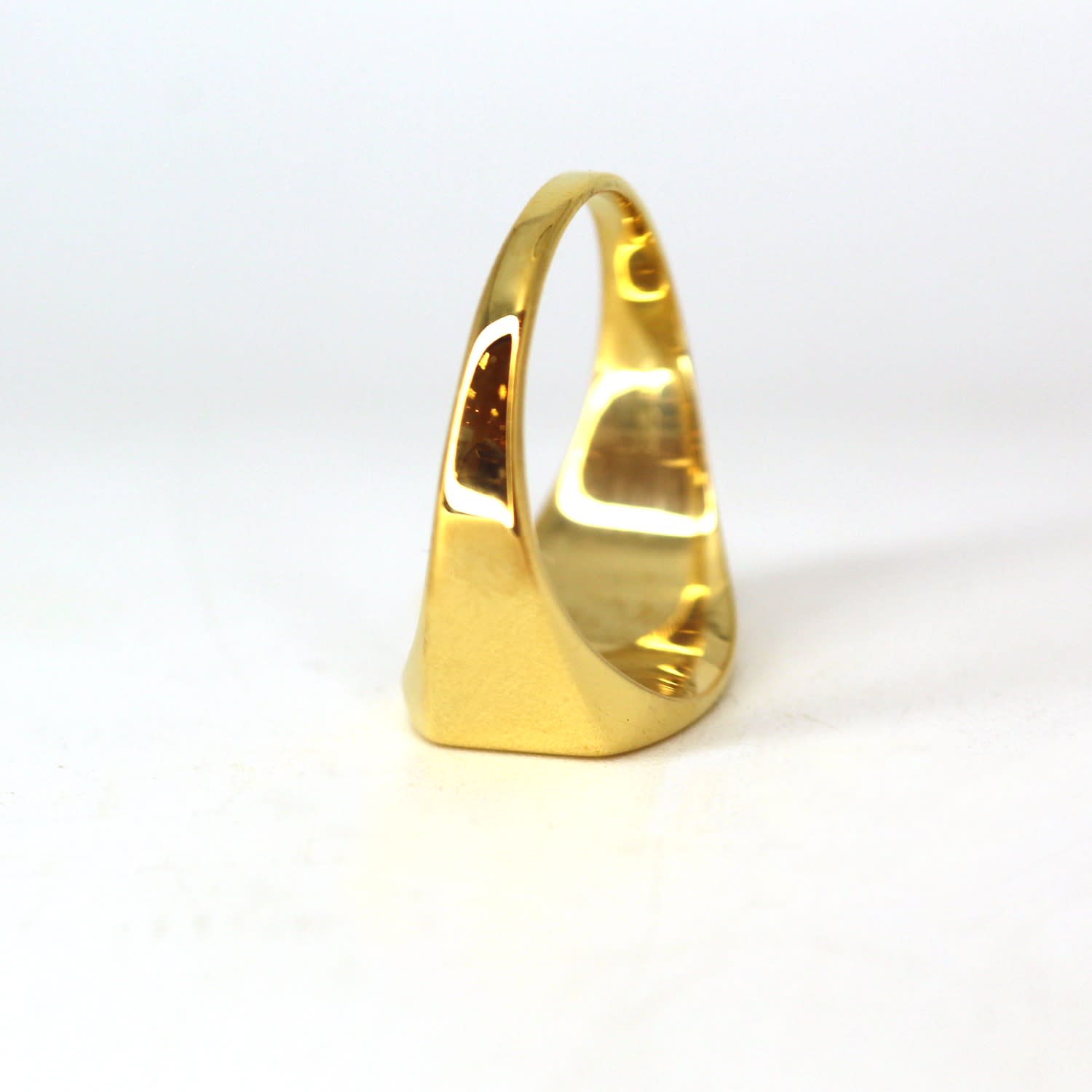 bold-signet-yellow-gold-ring-