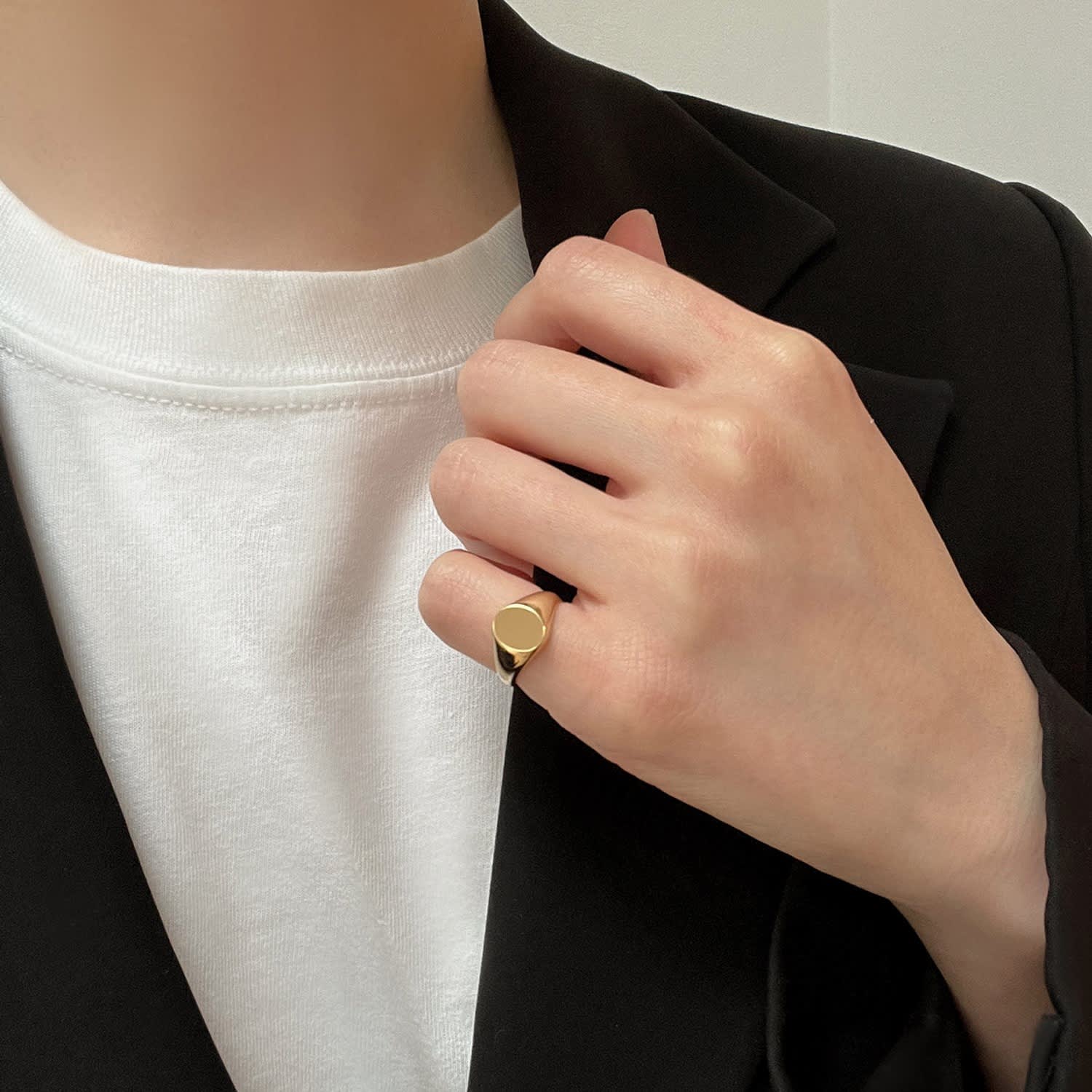 Oval Pinky Signet Ring by Côté Caché