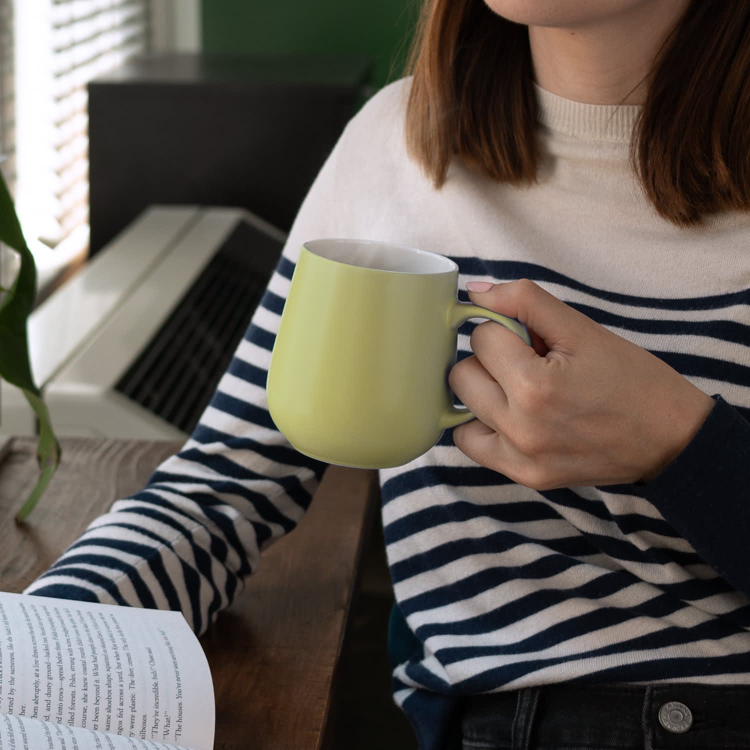 Ui Fine Ceramic Self-Heating Mug -Black Walnut, OHOM