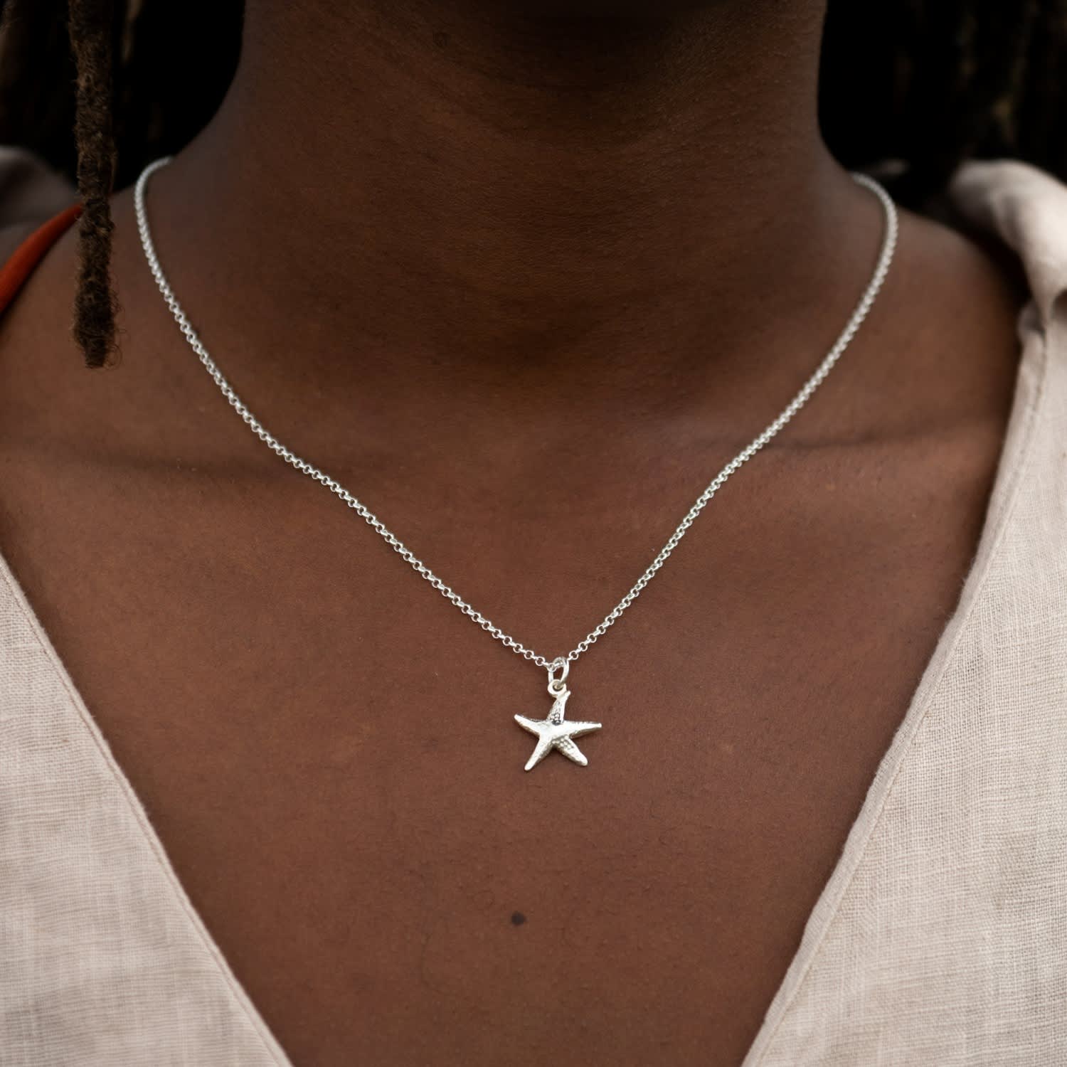 Pomp jewelry hotsell starfish necklace