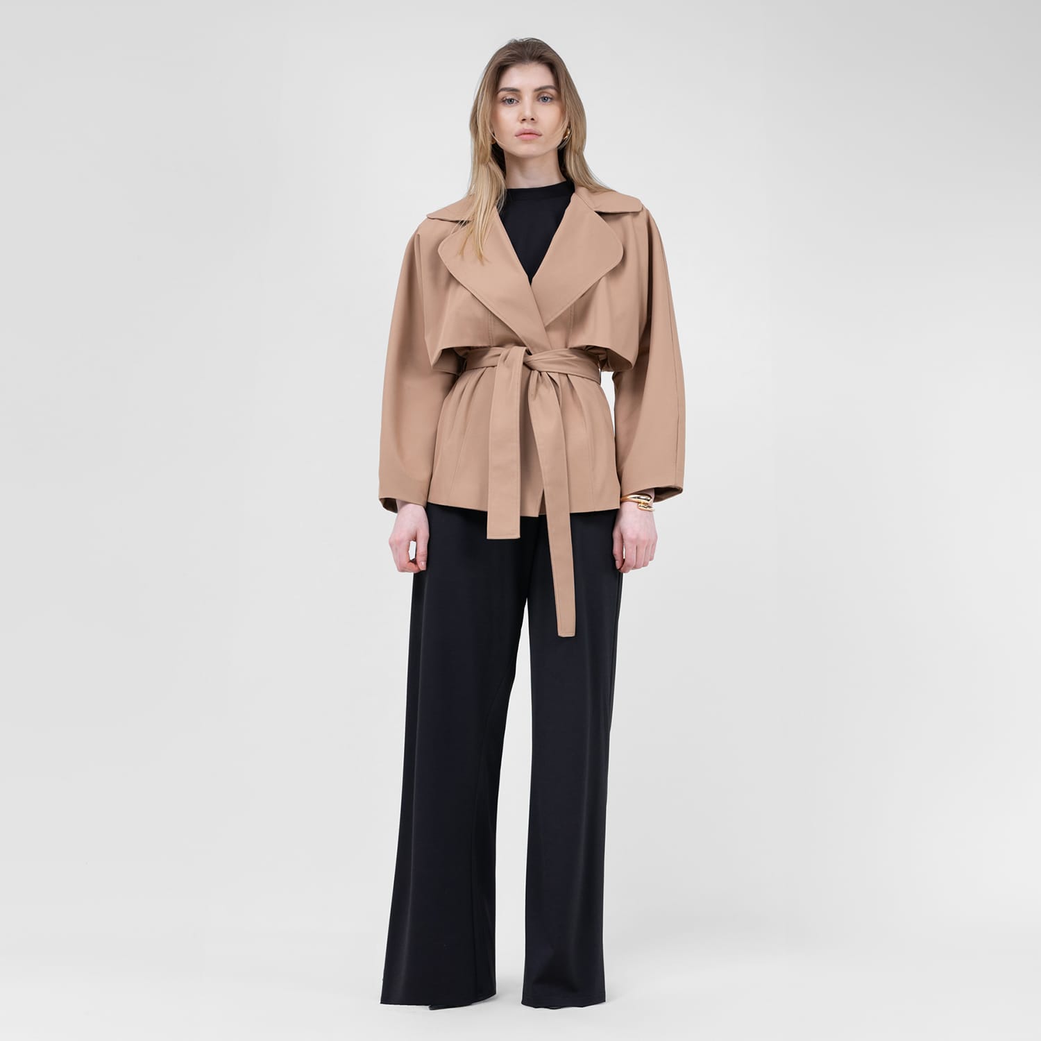 【PORTERNA】Rubin Belt Short Coat Beige Short Trench Coat With Waist Belt | BLUZAT | Wolf & Badger