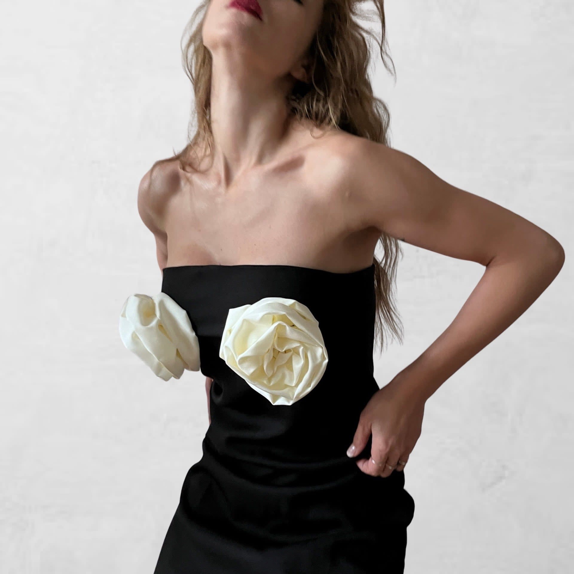 Fall 2006 Bill Blass Strapless Strapless Black Applique Floral