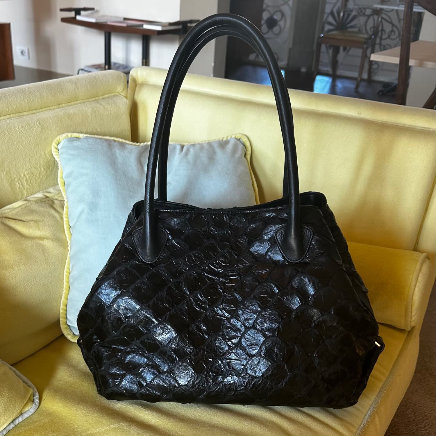 Fish Leather Handbag – BORGANB