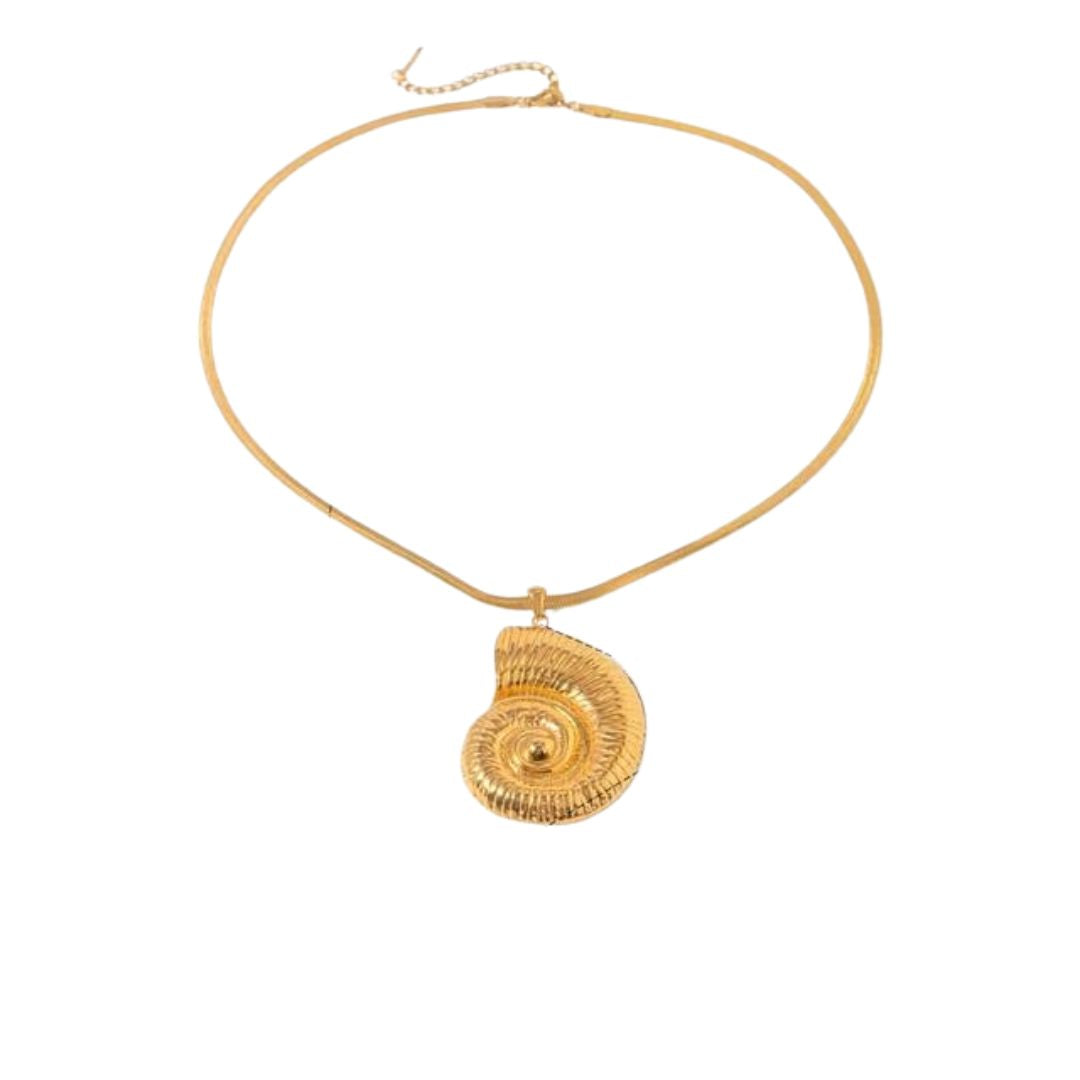 Nazzar Women's Large Gold Snail Shell Pendant Necklace In Gold