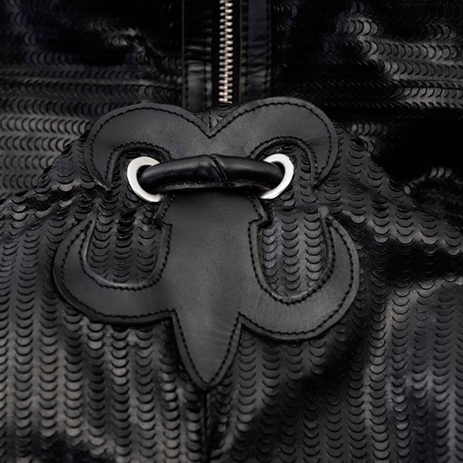 Extra Large Slouchy Sling Bag. Black Leather | JUAN-JO