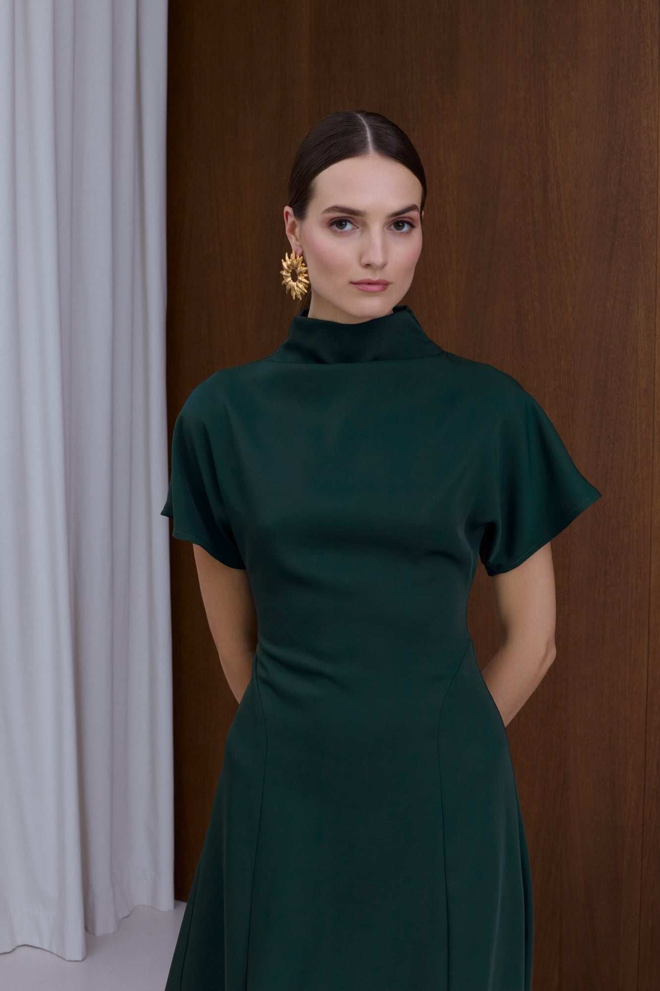 tori kelly green dress Undress Tori Deep Structured Midi Dress