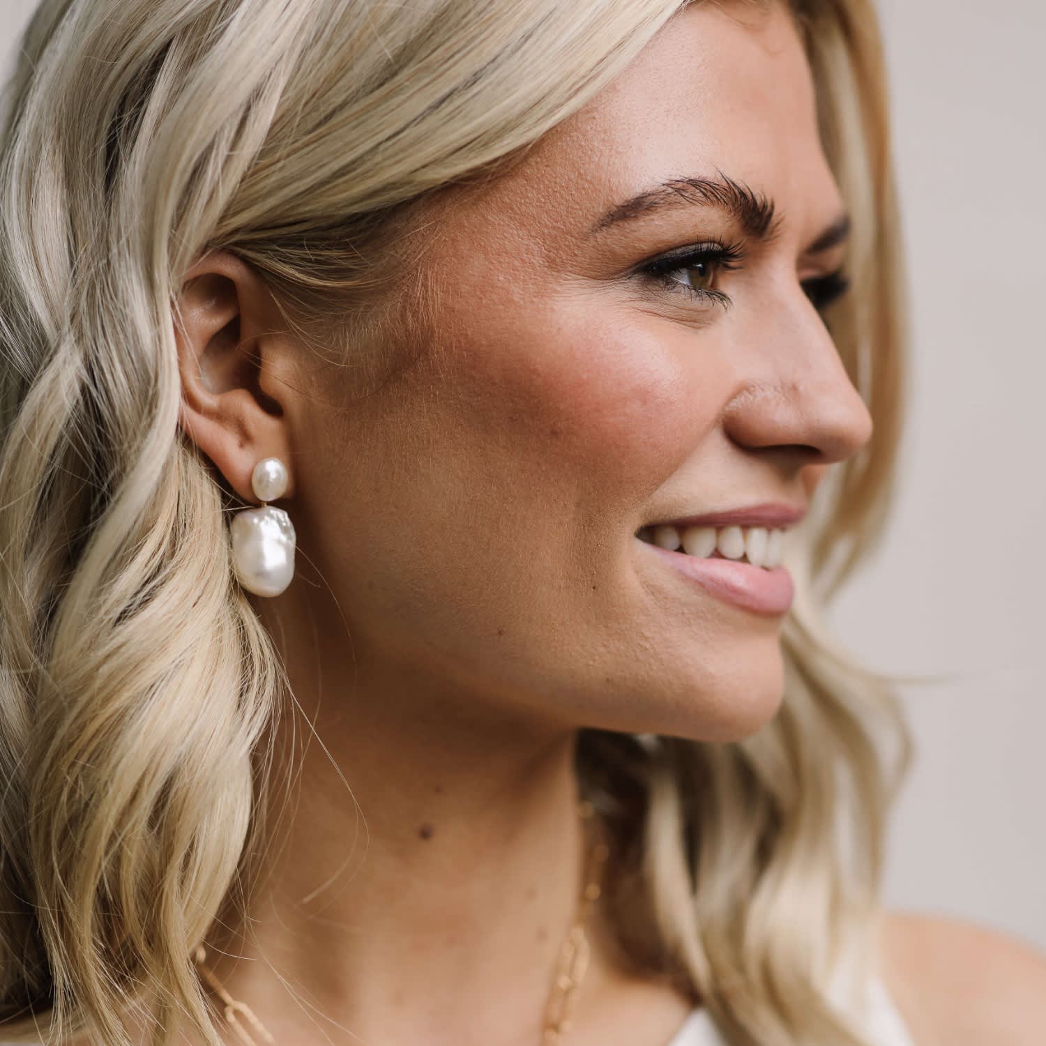 Pearl earrings 2024 long drop