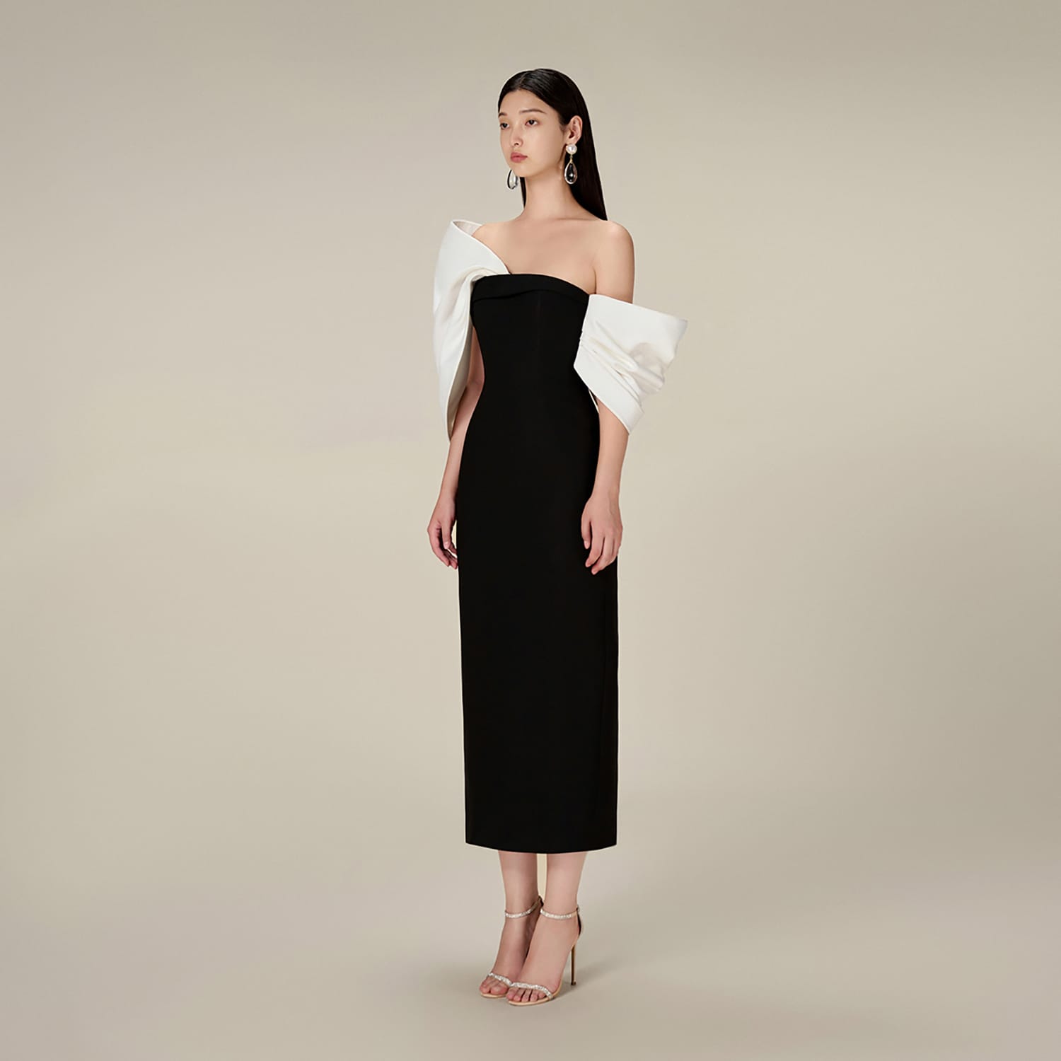 Black dress with big bow 2025