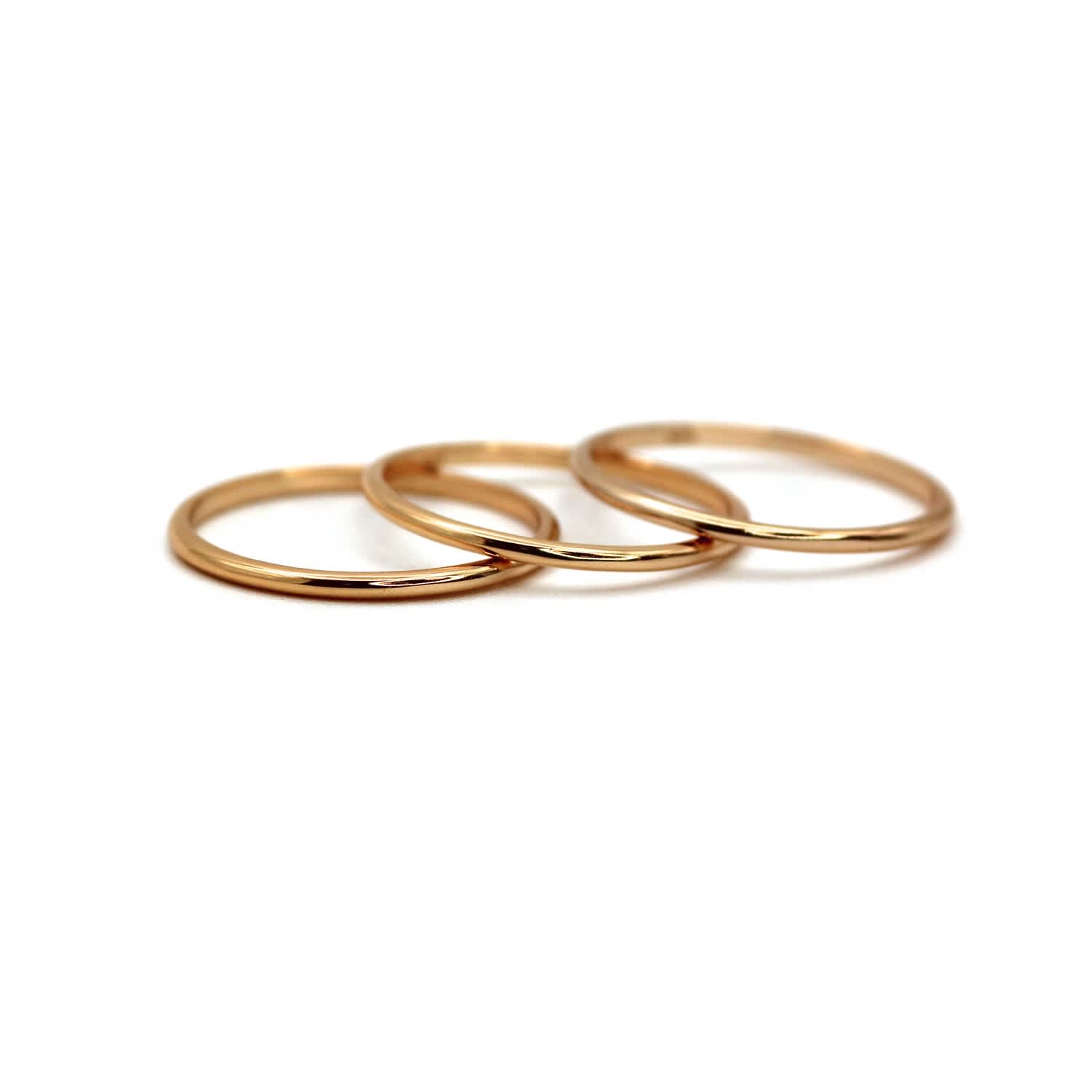Simple thin gold ring deals