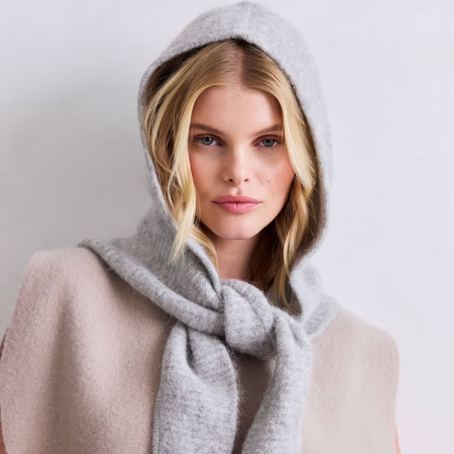 The Alpaca Hooded Scarf - Blizzard Grey | Arctic Fox & Co. | Wolf