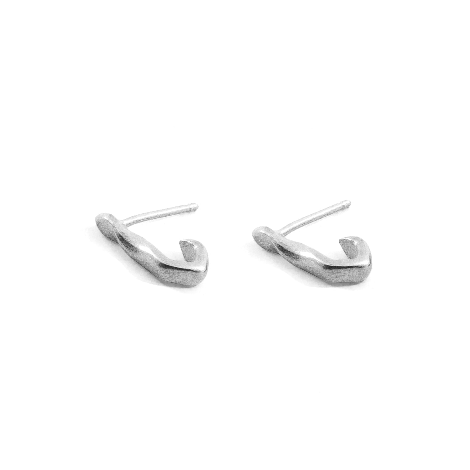 Anchor & Crew Women's Evie Cuff Twist Silver Earring Studs In Silver