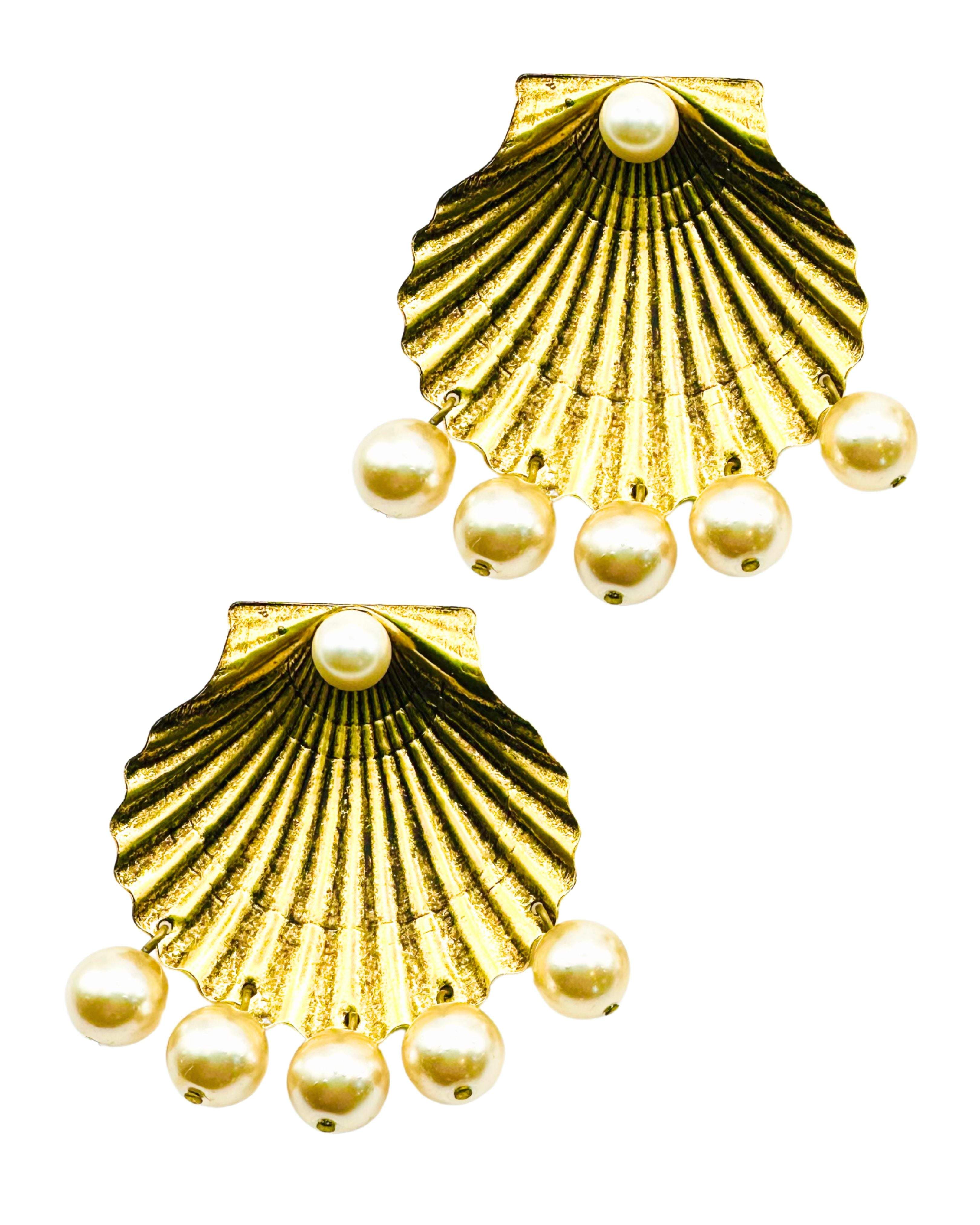 The Pink Reef Women's Gold  Pearl Shell Earrings