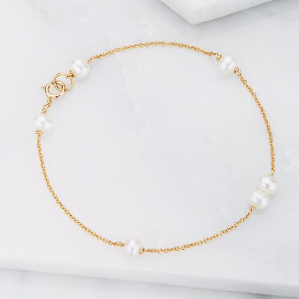 Lily & Roo Gold Six Pearl Bracelet In Pearl