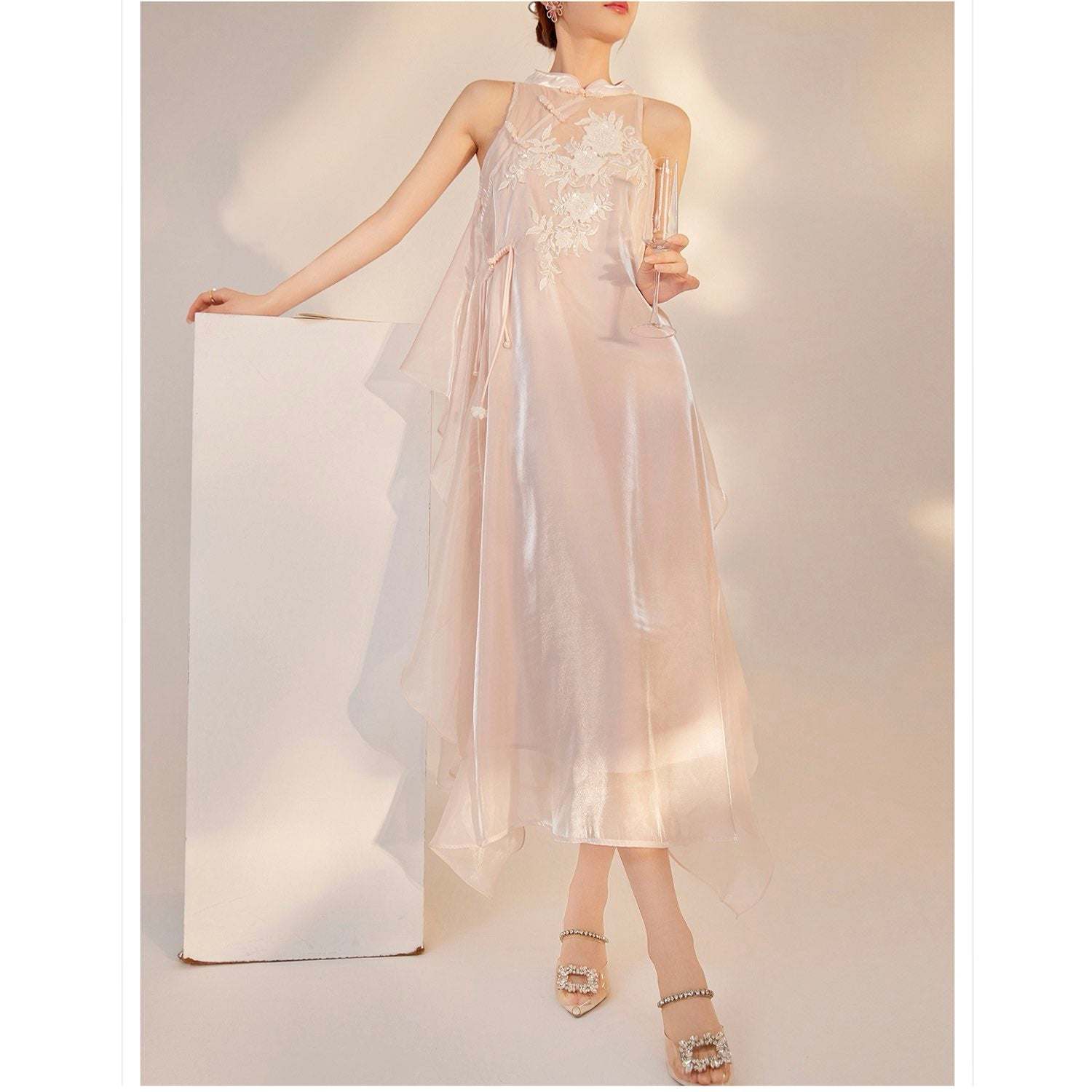 open lace back dress Coral Pink Floral Embroidered Midi Dress M main image 0