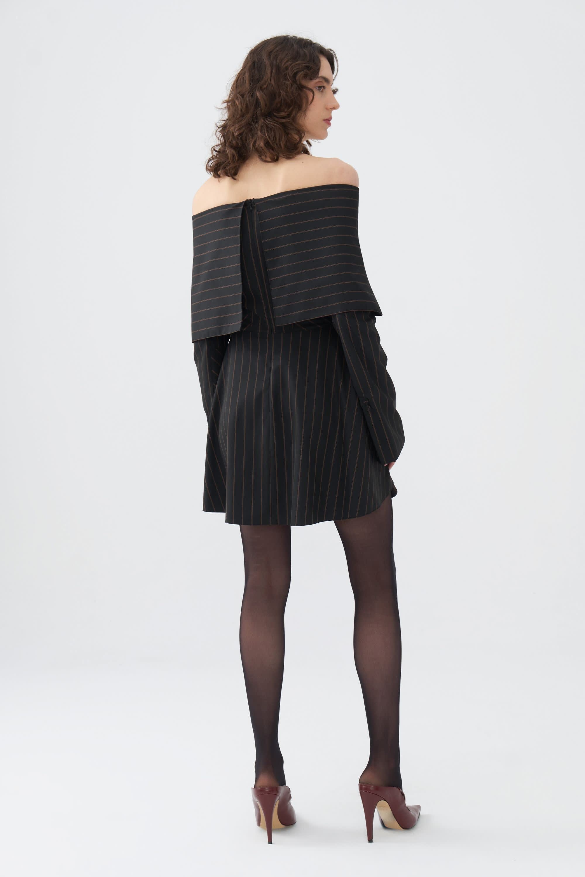 UND VELOUR OFF SHOULDER DRESS ワンピースドレス