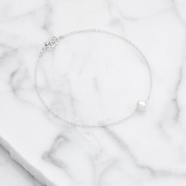 Lily & Roo Sterling Silver Single Pearl Bracelet In Pearl