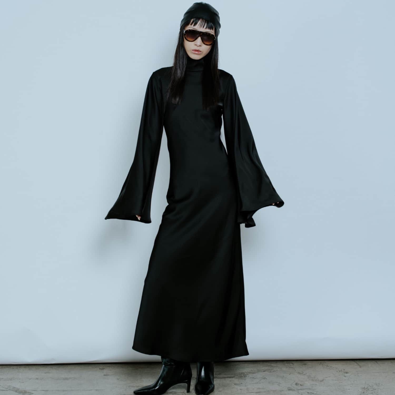 wolf and badger midi dresses Women's Black Harlow Midi Party Dress, Long Sleeve, Extra Small, Centre Piece