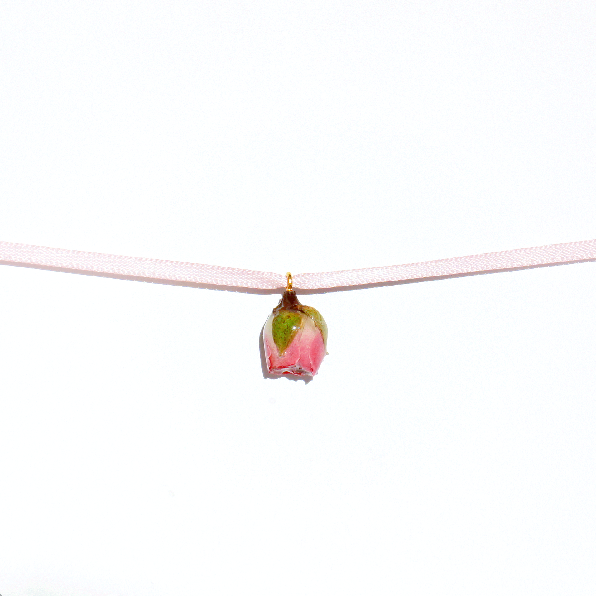 Real Flower Bella Rosa Pink Satin Ribbon Choker With Rosebud