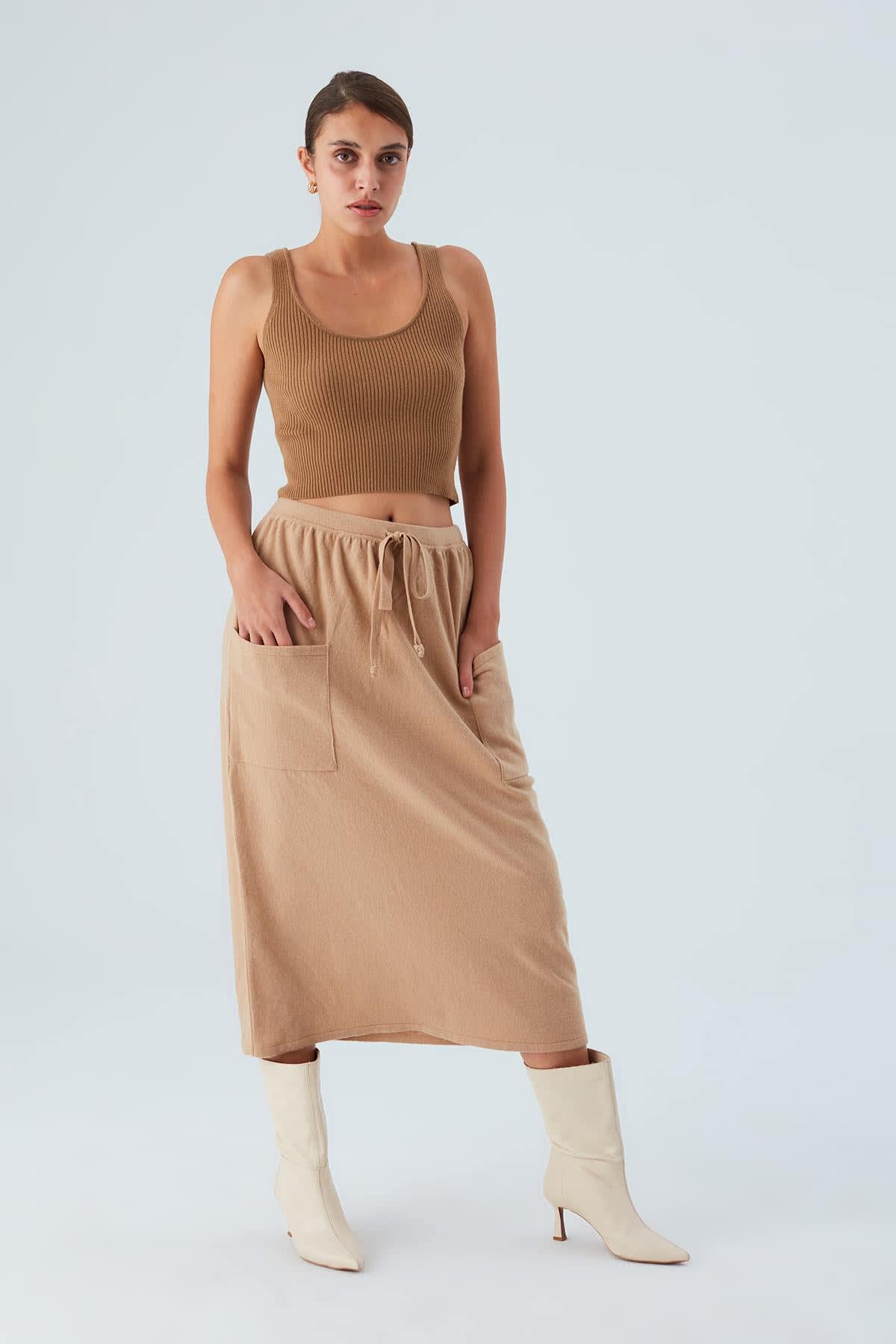 Knit midi clearance skirt beige