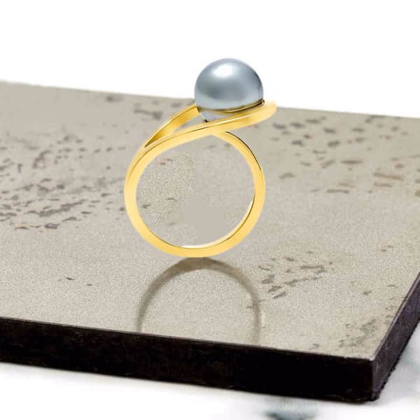 Neola Aurea Gold Ring With Freshwater Pearl In Gold