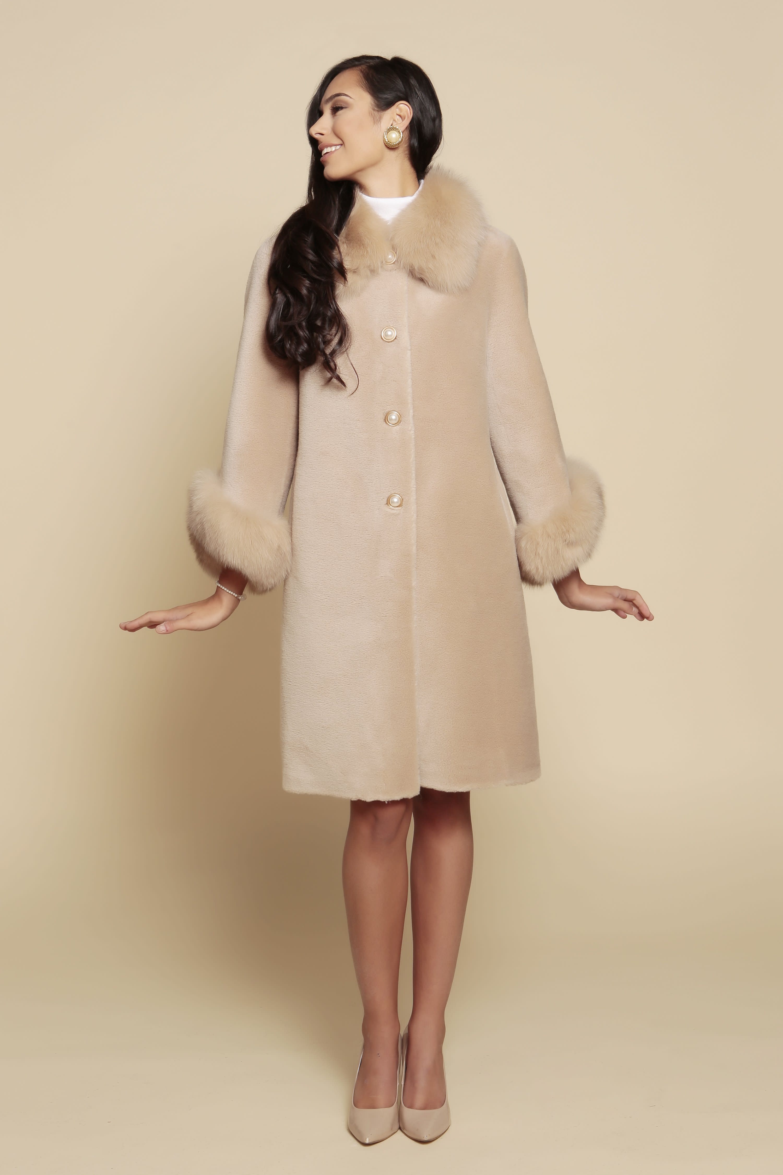 Wool overcoat warm jacket worn by Peri Monroe (Lucy Capri) in