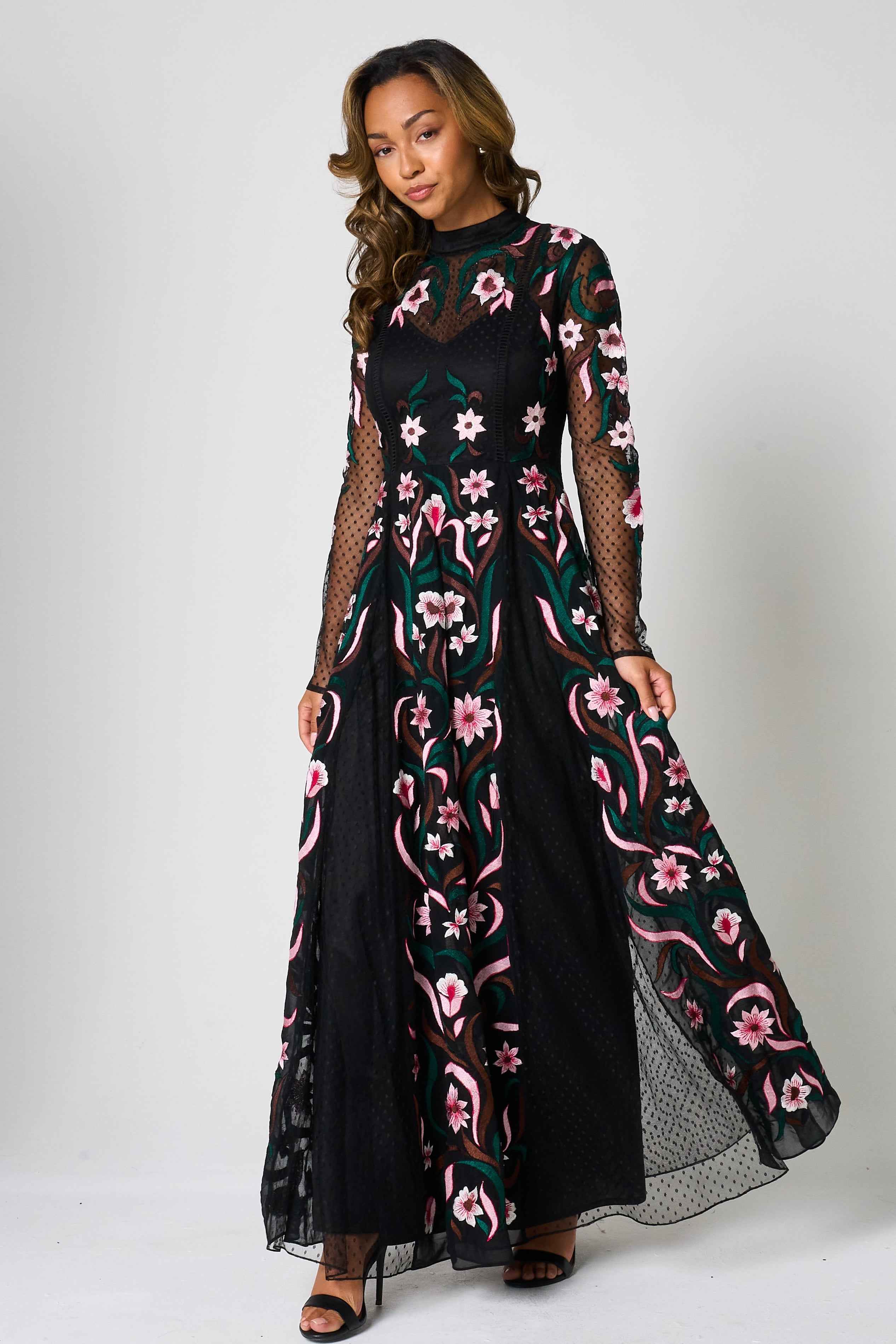 chinese dress ladies Chic A-line Spaghetti Straps Embroidery Long Prom Dress Beautiful Boho  Formal Gowns MLH0472 main image 0