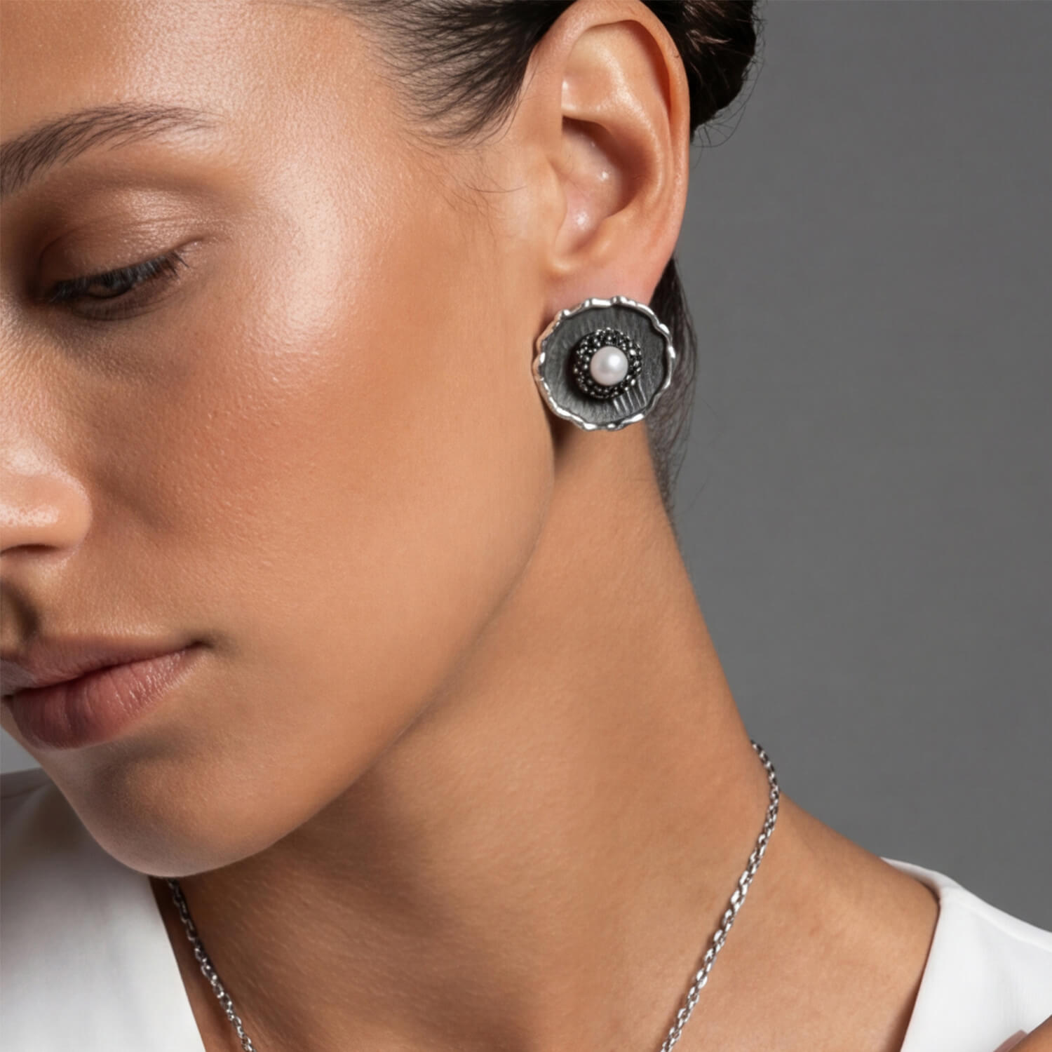 Women's Pearl Earrings - Black | Nowart Jewelry