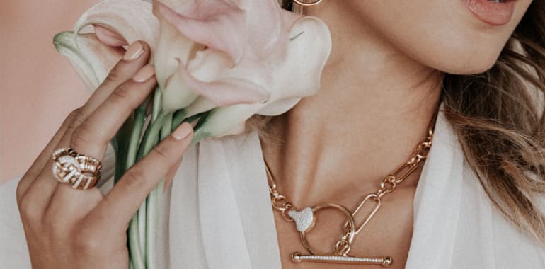 Vincent peach necklace online